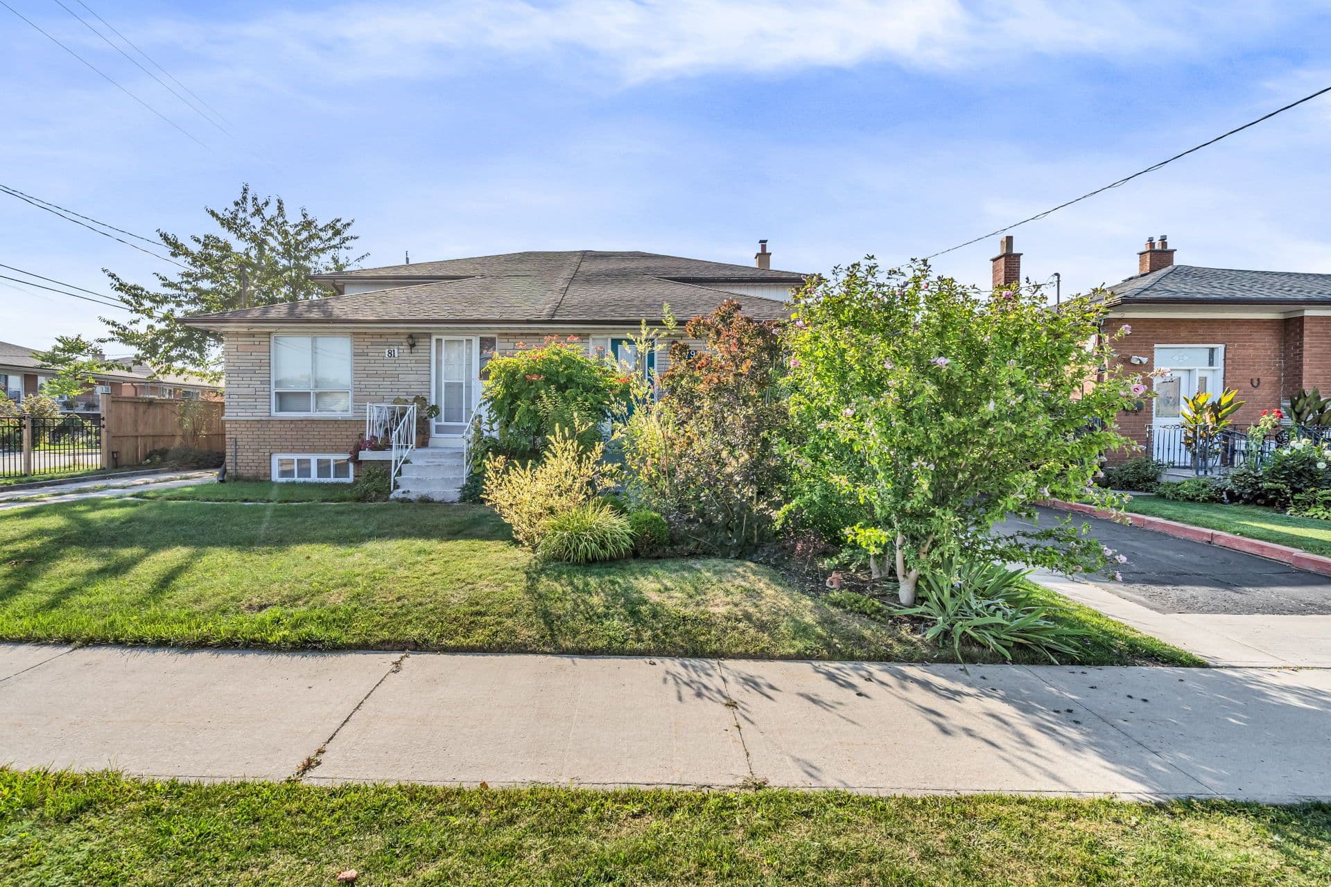 79 Watney Crescent, Toronto W05, ON M3L 2E1