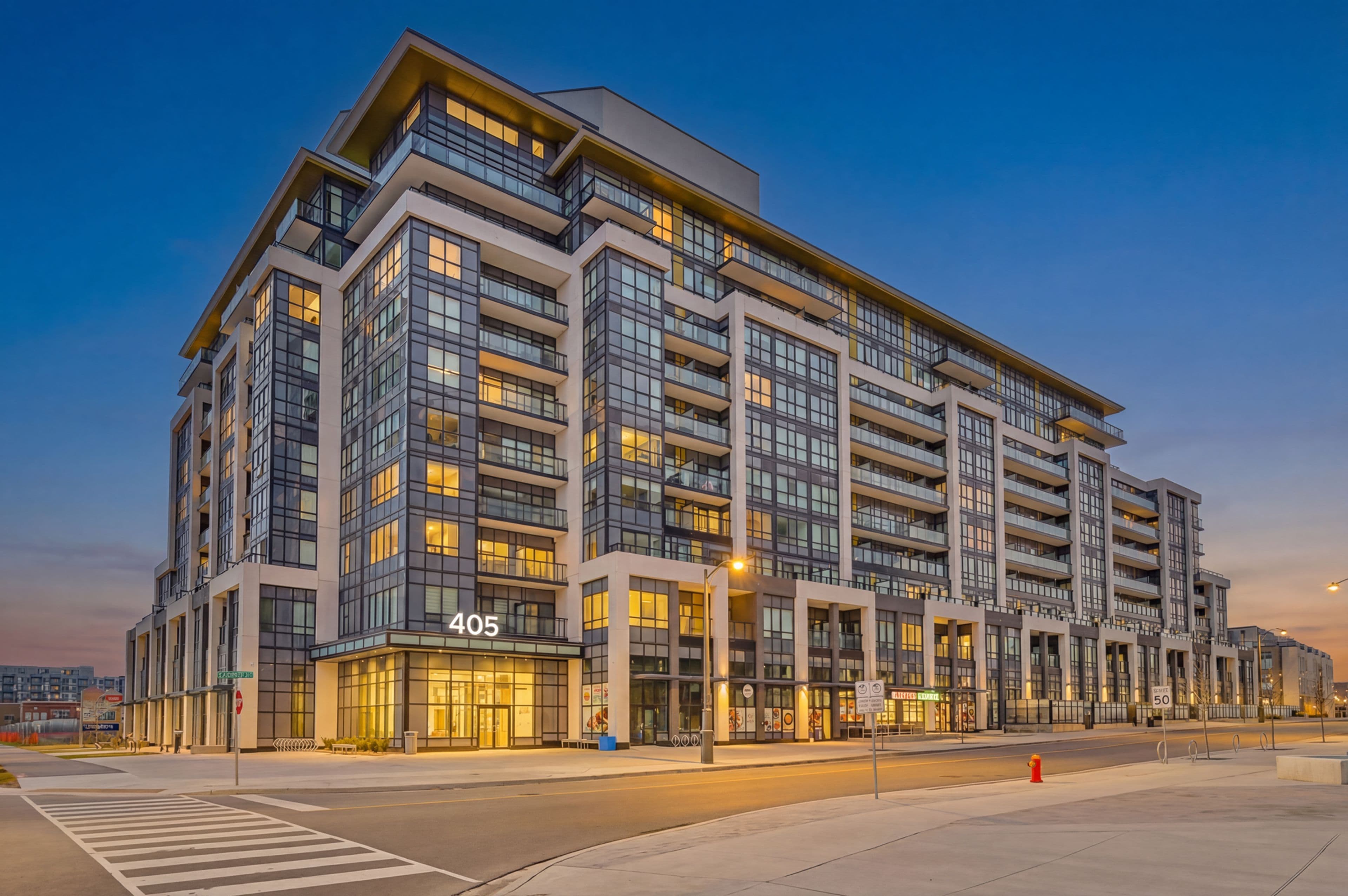 405 Dundas Street 421, Oakville, ON L6M 5P9