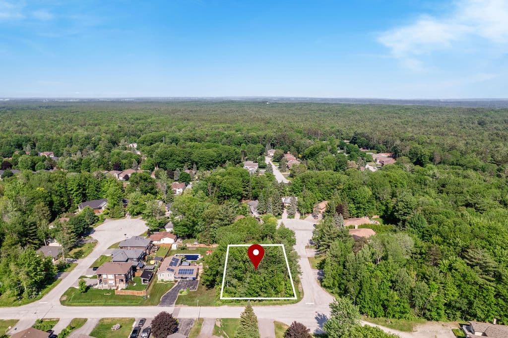 7 Smallman Drive, Wasaga Beach, ON L9Z 1L1