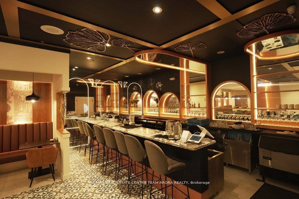 3315 Fairview Street 6, Burlington, ON L7N 3N9