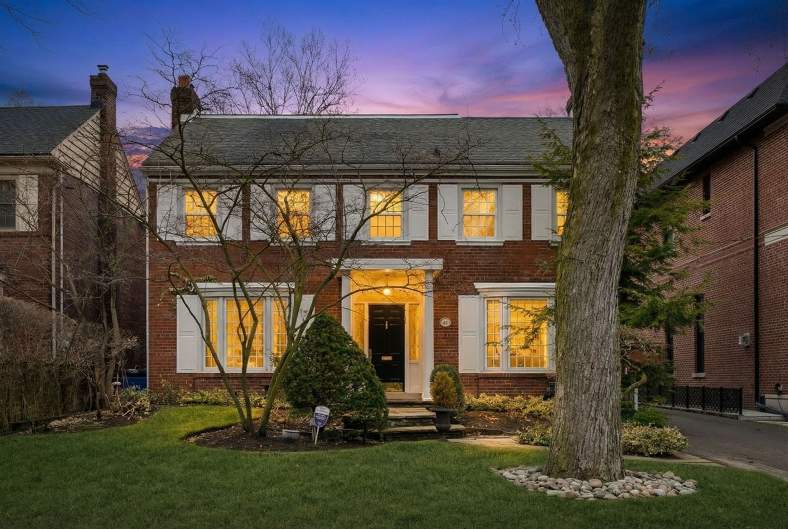 268 Cortleigh Boulevard, Toronto C04, ON M5N 1P7