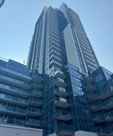 20 Meadowglen Place 1610, Toronto E09, ON M1G 0A9