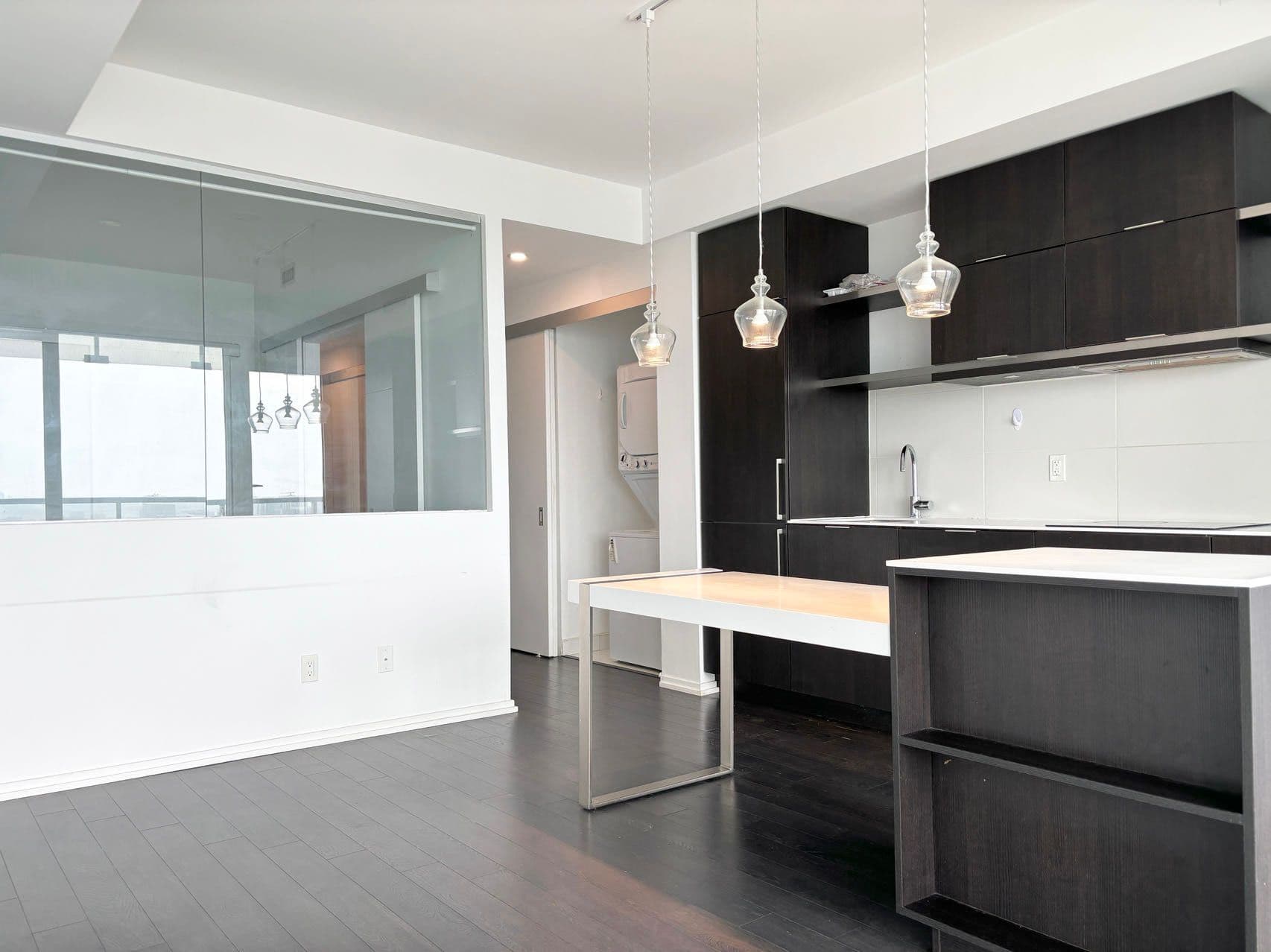 197 Yonge Street 4911, Toronto C08, ON M5B 1M4