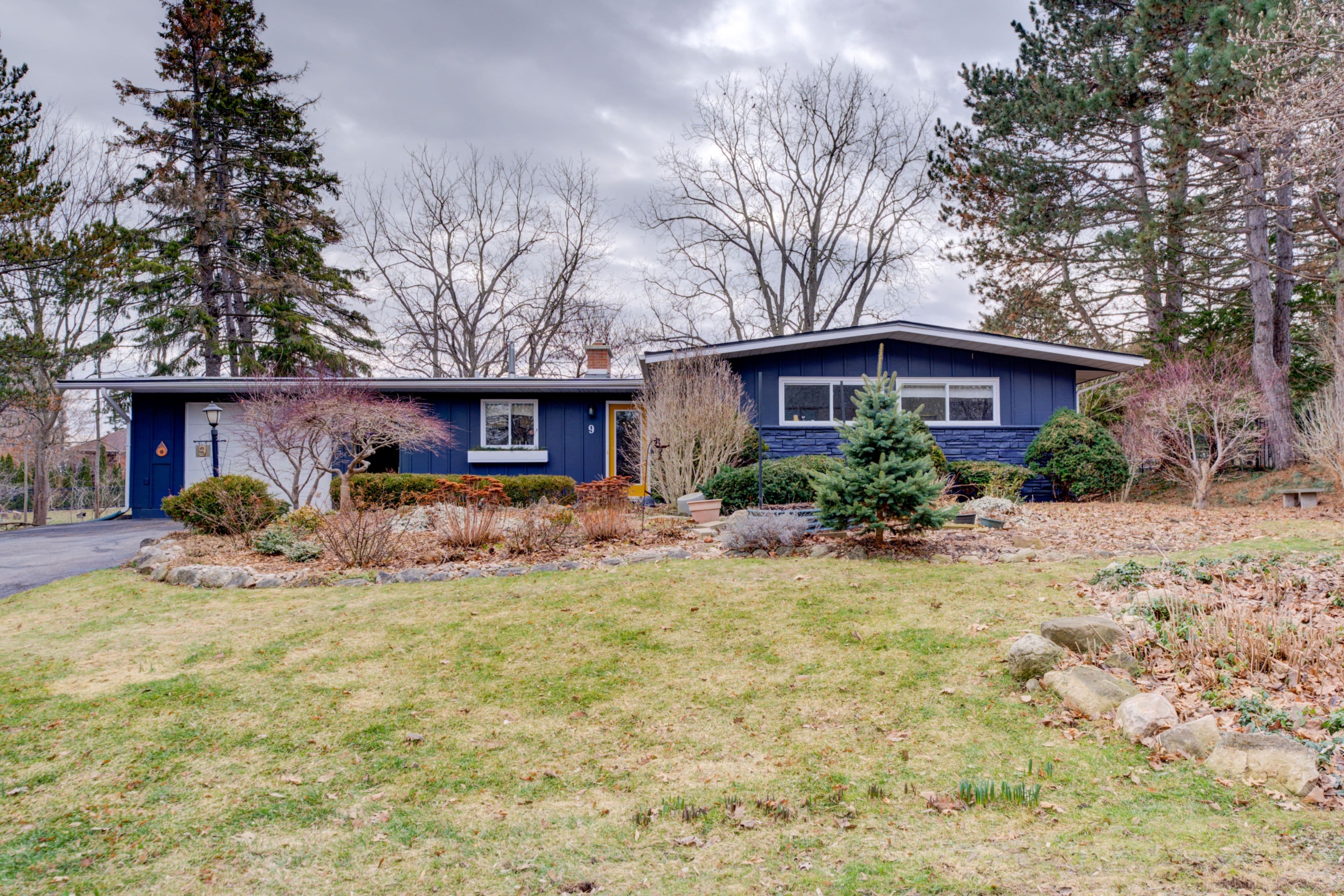 9 Summerhayes Crescent, Brantford, ON N3R 5H9