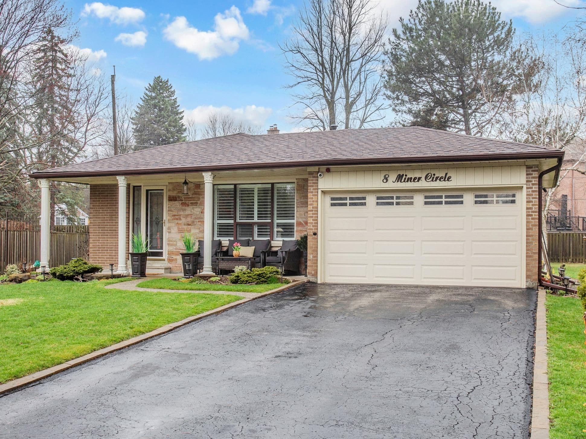 8 Miner Circle, Markham, ON L3R 1Y1