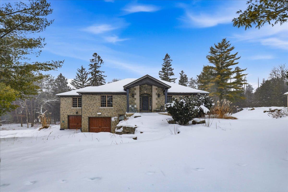 20 Grandy Lane, Cambridge, ON N1R 8K2