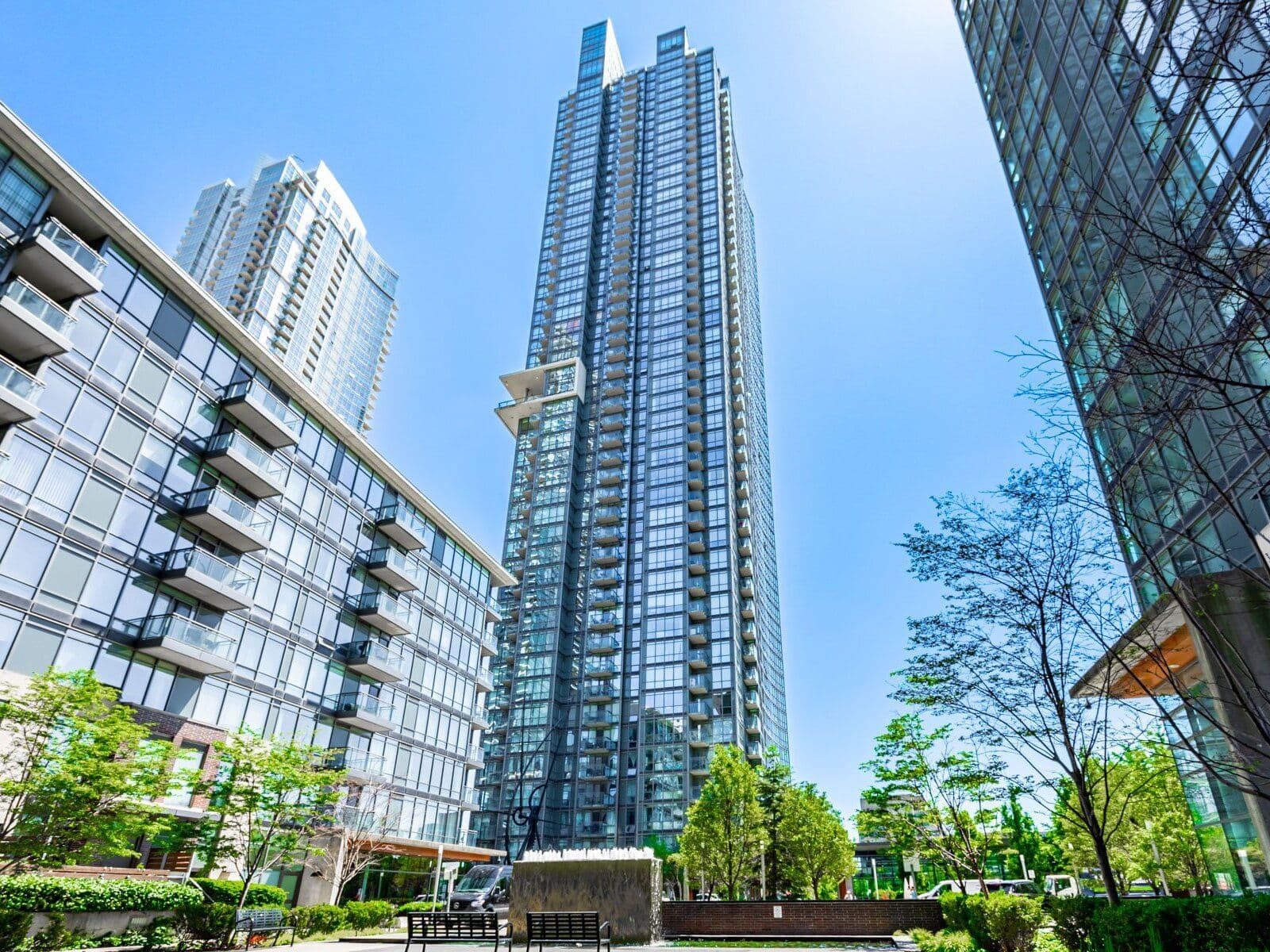 11 Brunel Court 906, Toronto C01, ON M5V 3Y3