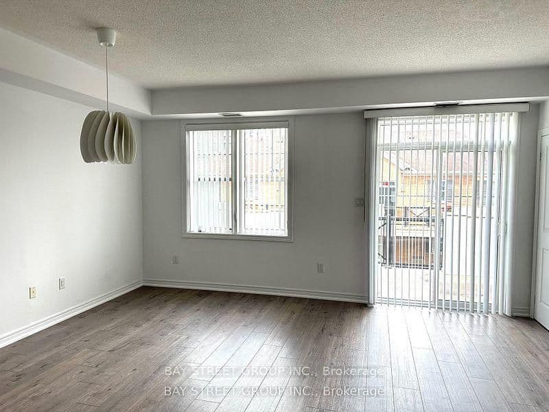 2333 Sawgrass Drive 305, Oakville, ON L6H 0L2