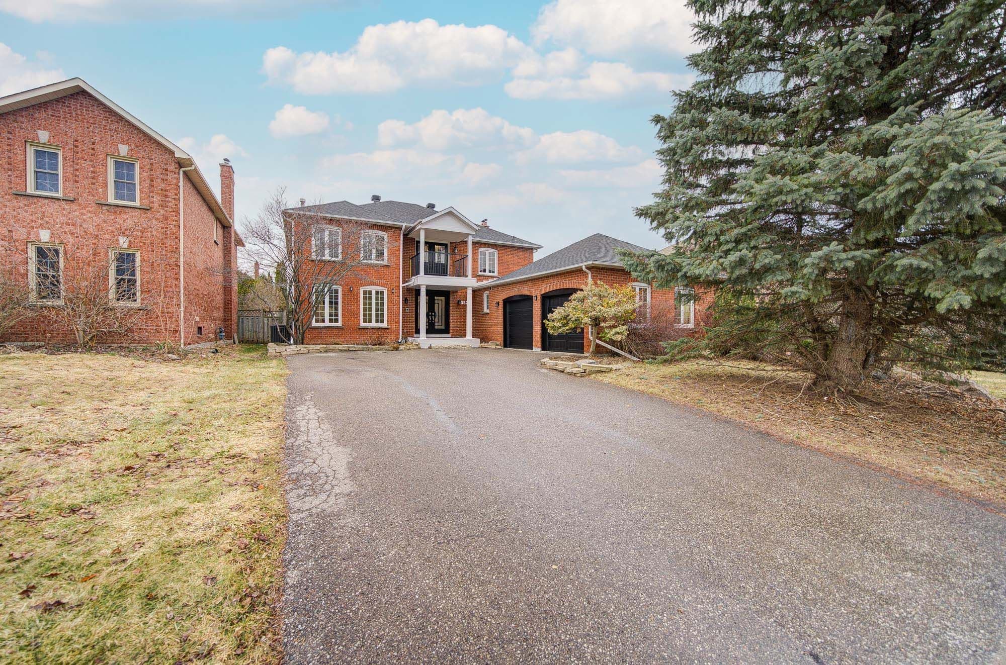 352 Kennedy Street W, Aurora, ON L4G 5M4