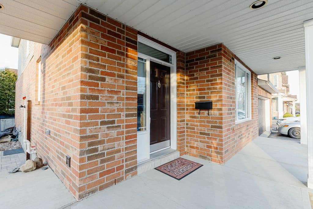 194 Willow Creek Circle B, Barrhaven, ON K2G 7B1