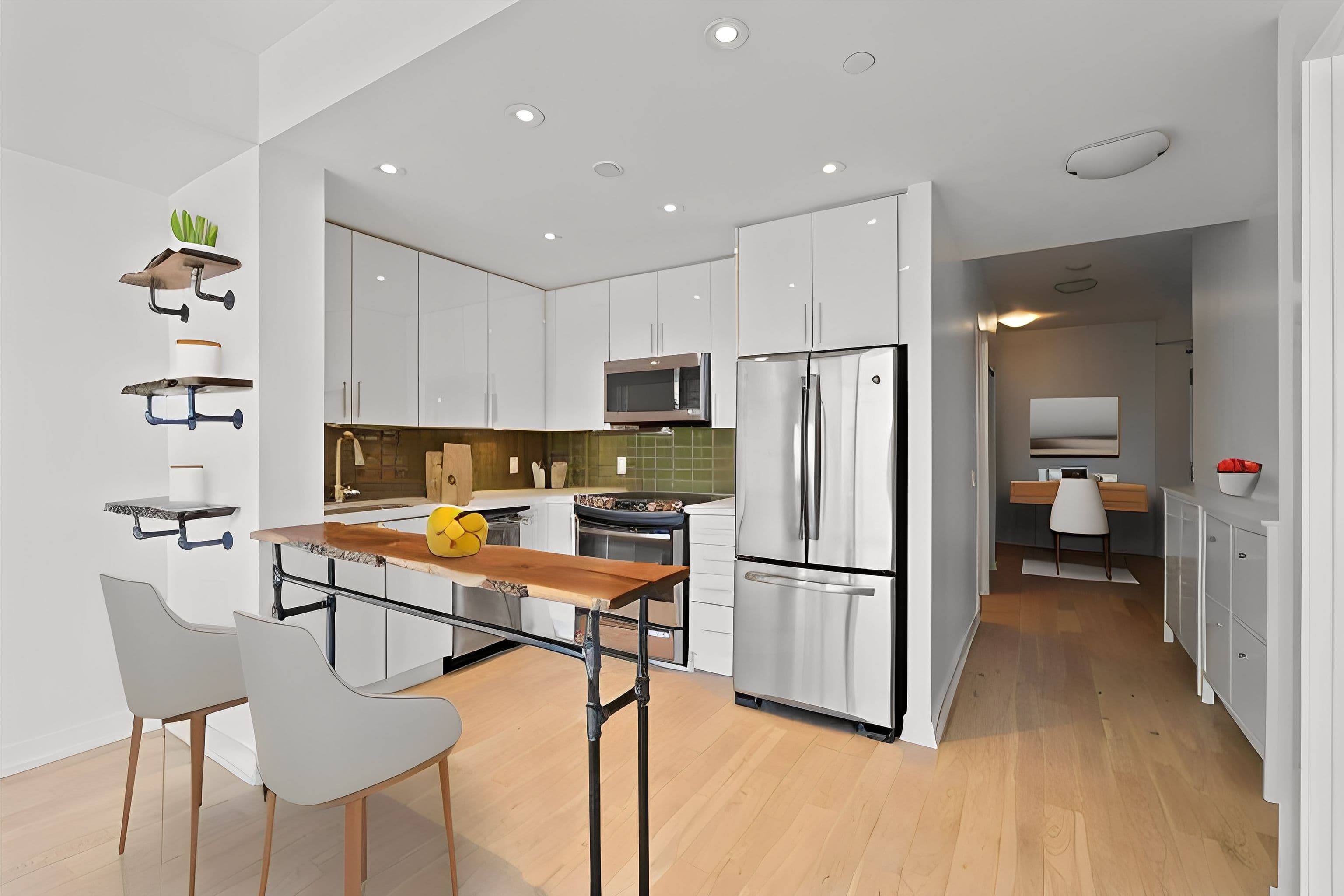 2212 Lake Shore Boulevard W 4509, Toronto W06, ON M8V 0C2