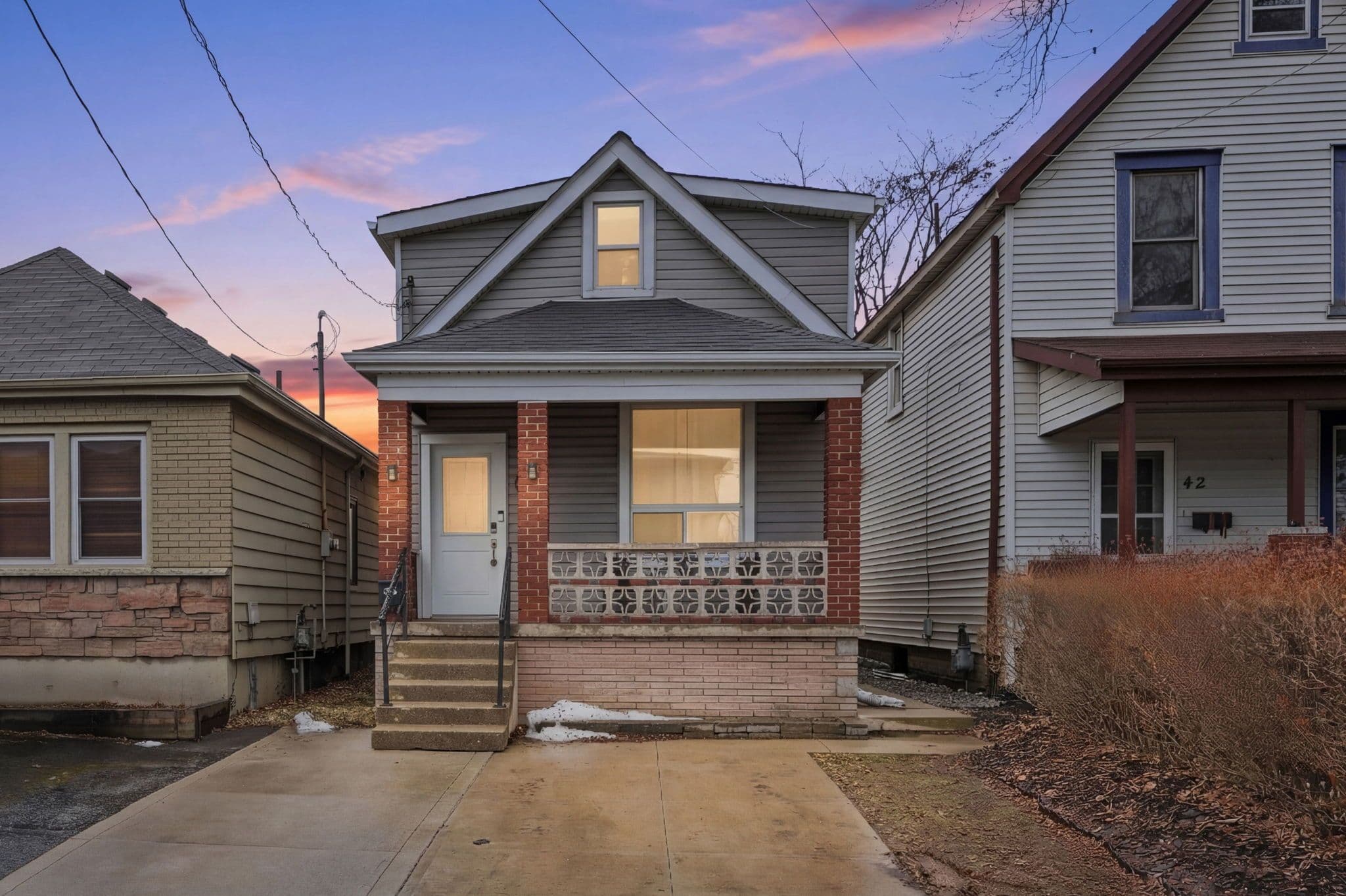 44 Whitfield Avenue, Hamilton, ON L8L 4B6