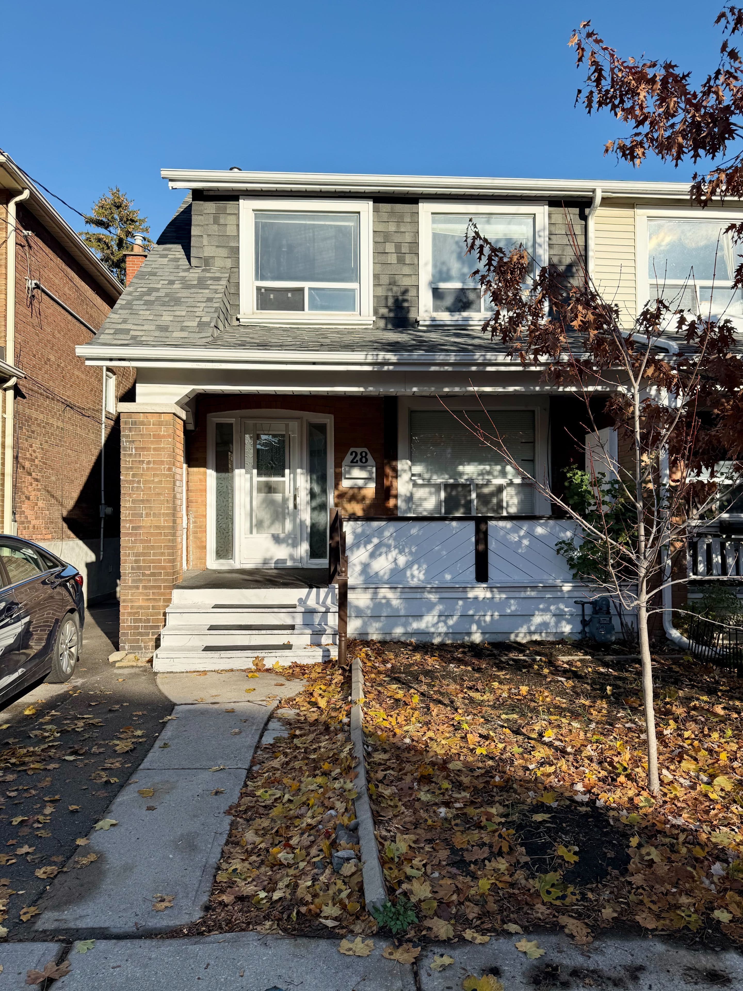 28 Gates Avenue Main, Toronto E02, ON M4C 1S9