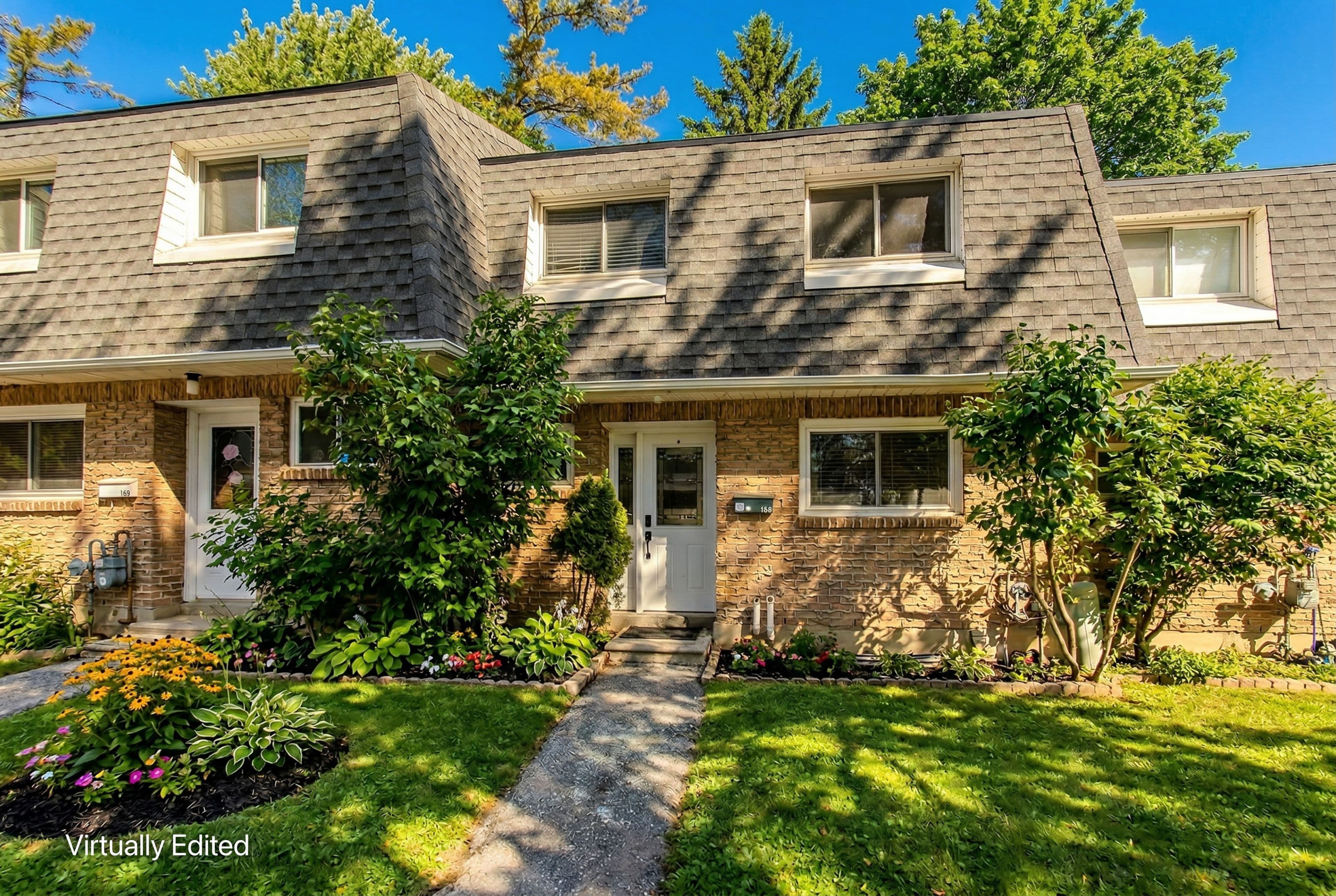 2050 Upper Middle Road 168, Burlington, ON L7P 3R9