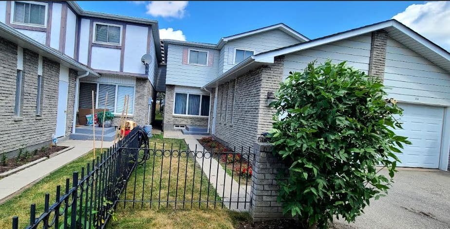 42 Antibes Drive, Toronto C07, ON M2R 3K4