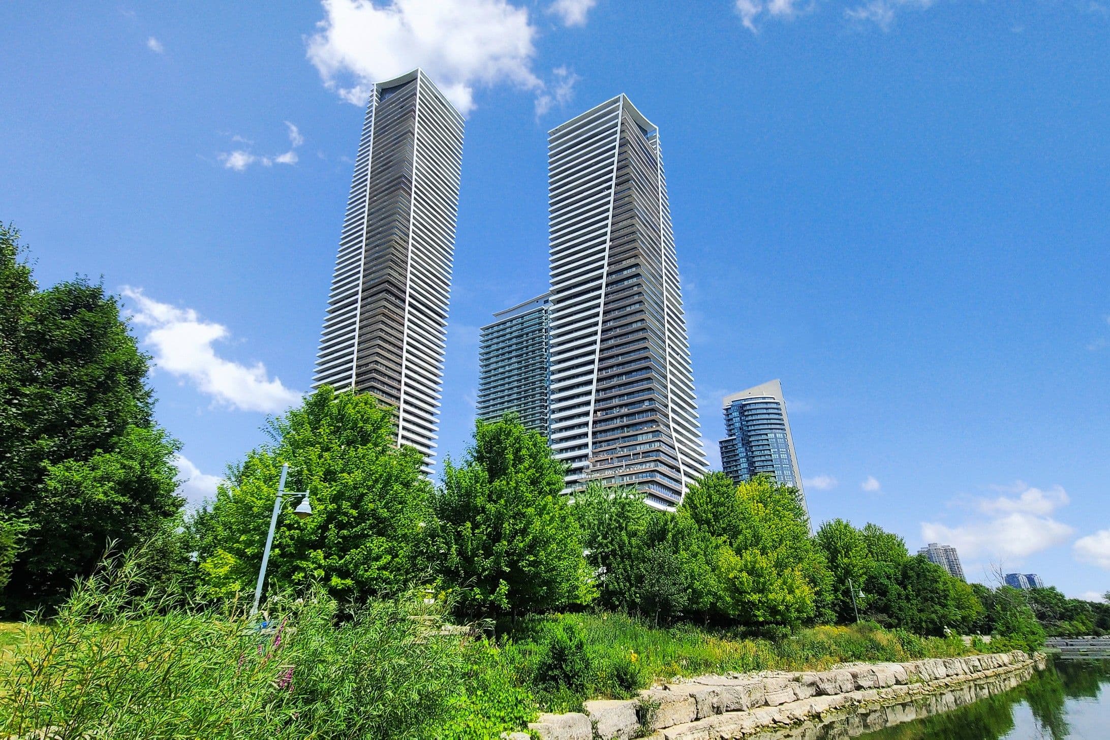 20 Shore Breeze Drive 1703, Toronto W06, ON M8V 0C7