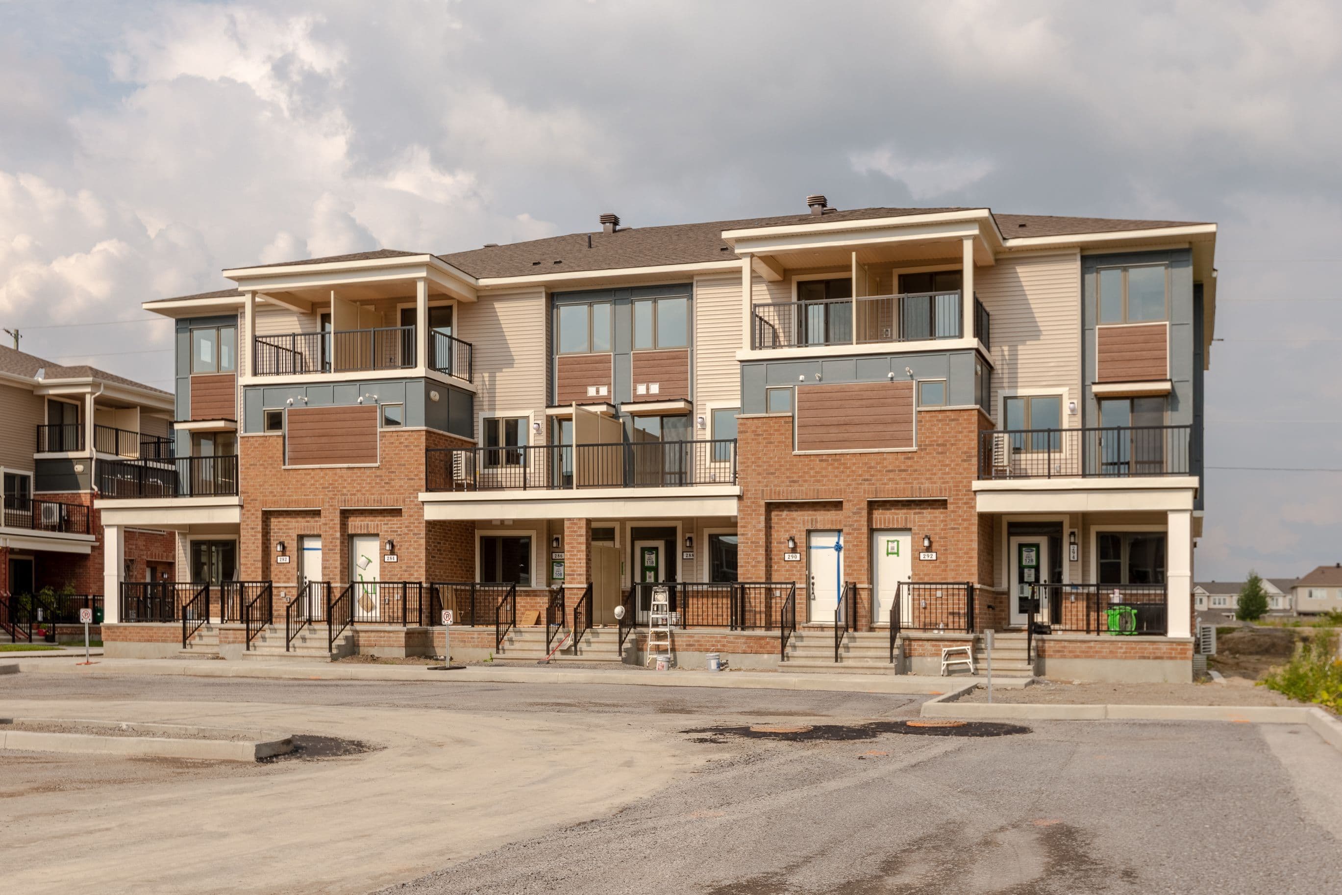 292 Zenith Private, Barrhaven, ON K2J 6N2