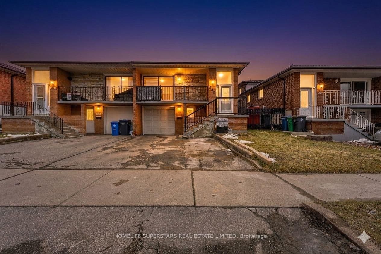 306 Royal Salisbury Way, Brampton, ON L6V 3G5