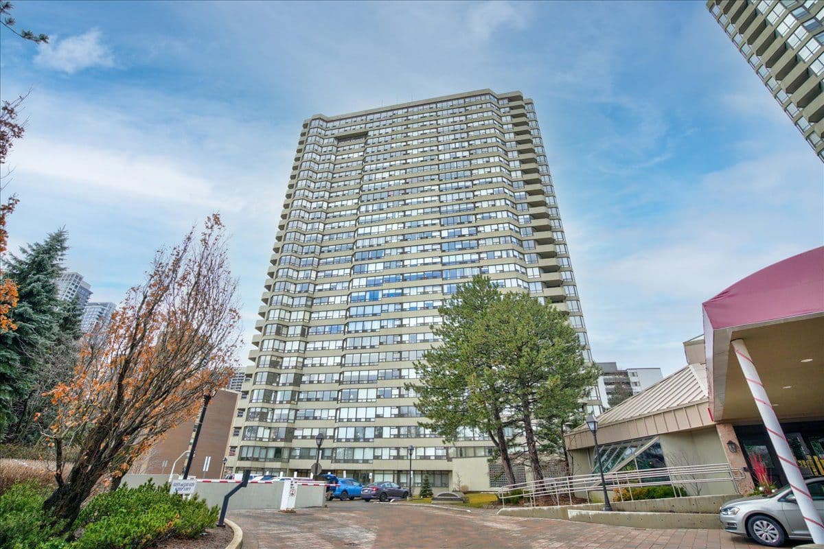 1300 Islington Avenue 1609, Toronto W08, ON M9A 5C4