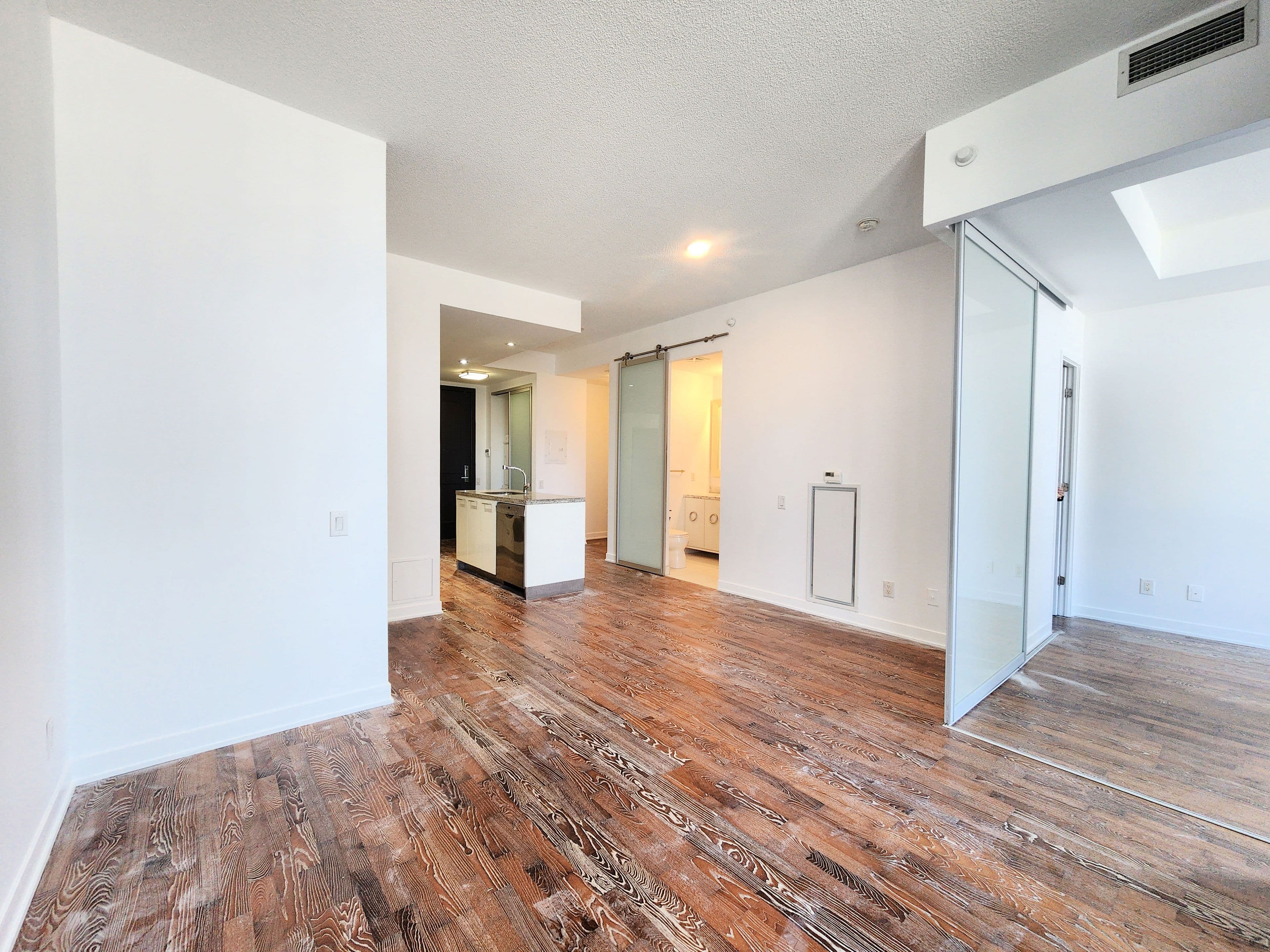 90 Park Lawn Road 203, Toronto W06, ON M8Y 0B6