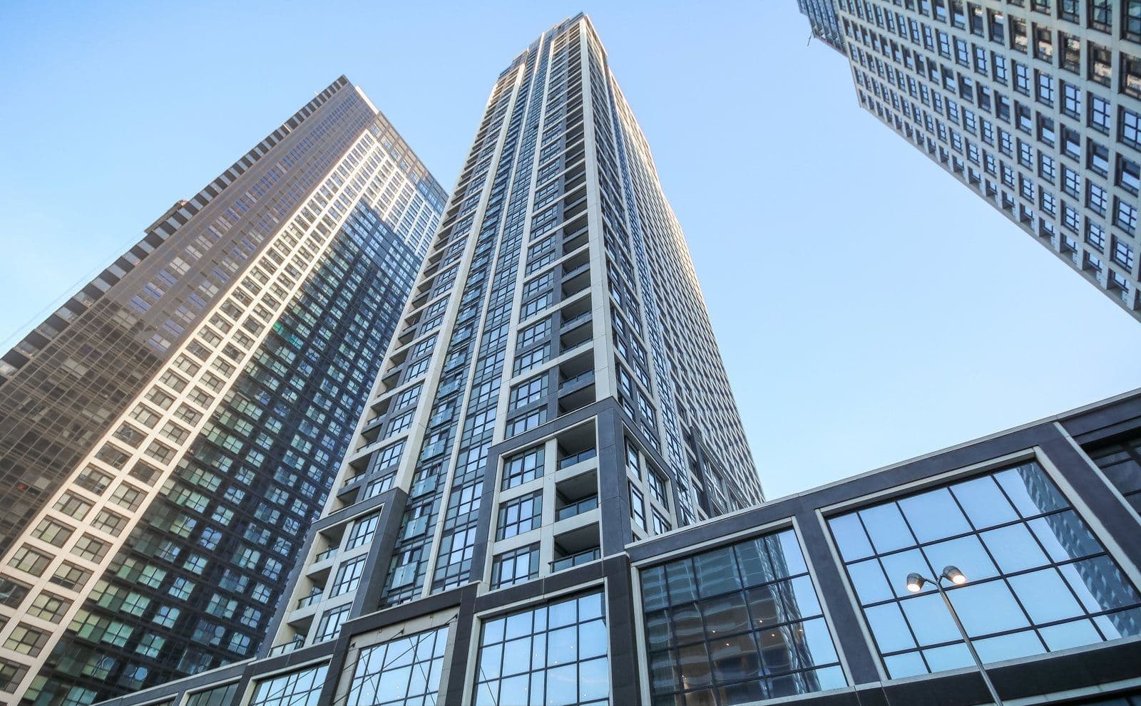 9 Mabelle Avenue 1518, Toronto W08, ON M9A 0E1