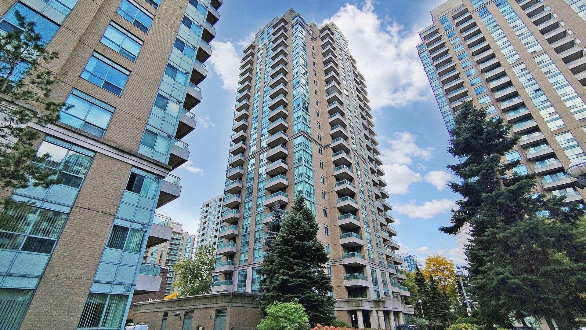 3 Pemberton Avenue 1703, Toronto C14, ON M2M 4M1