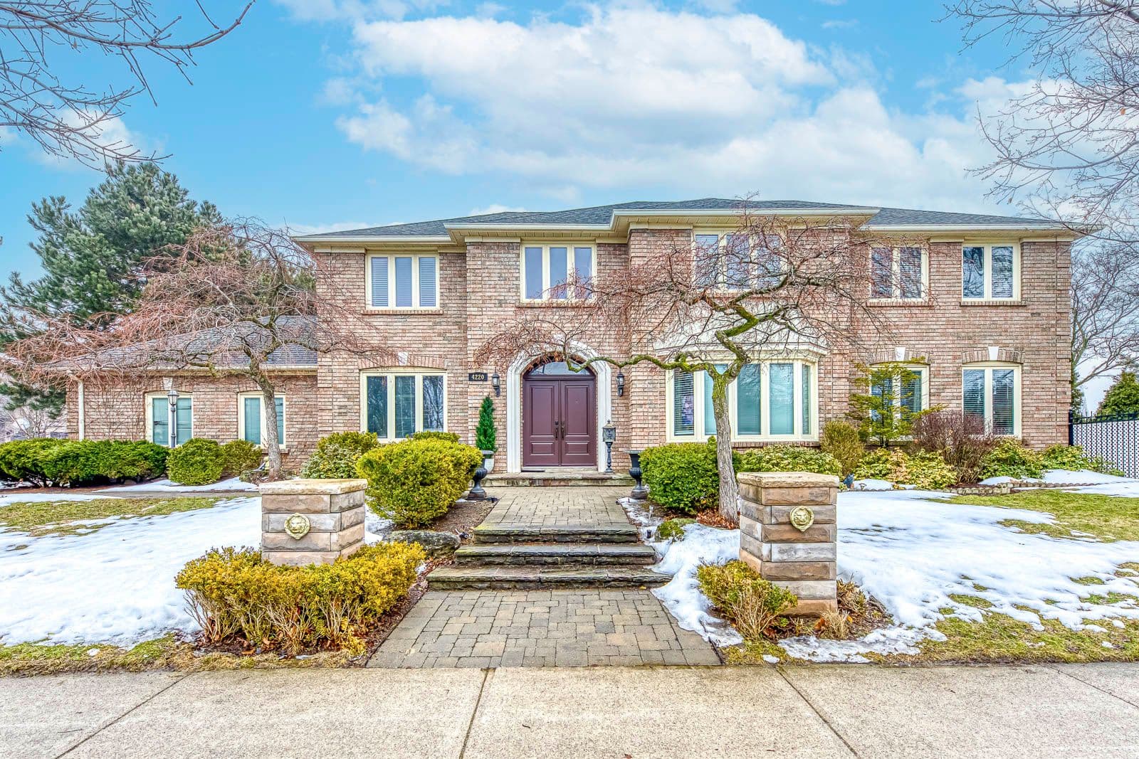 4220 Millcroft Park Drive, Burlington, ON L7M 3V5
