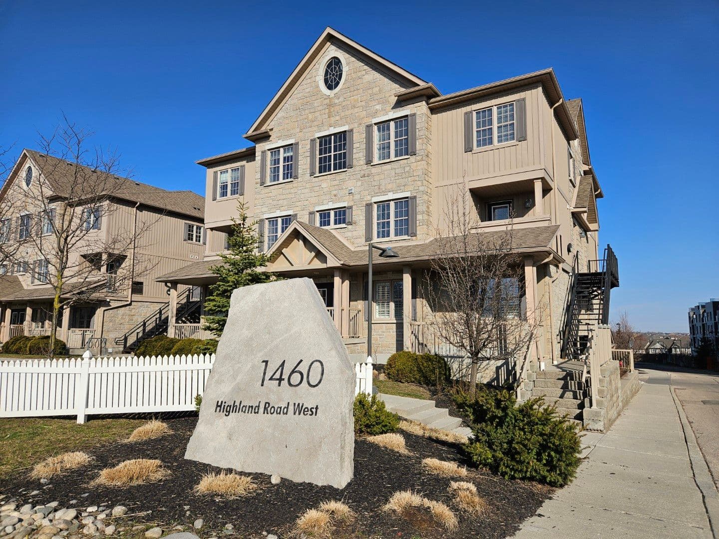 1460 Highland Road 1F, Kitchener, ON N2N 0B7