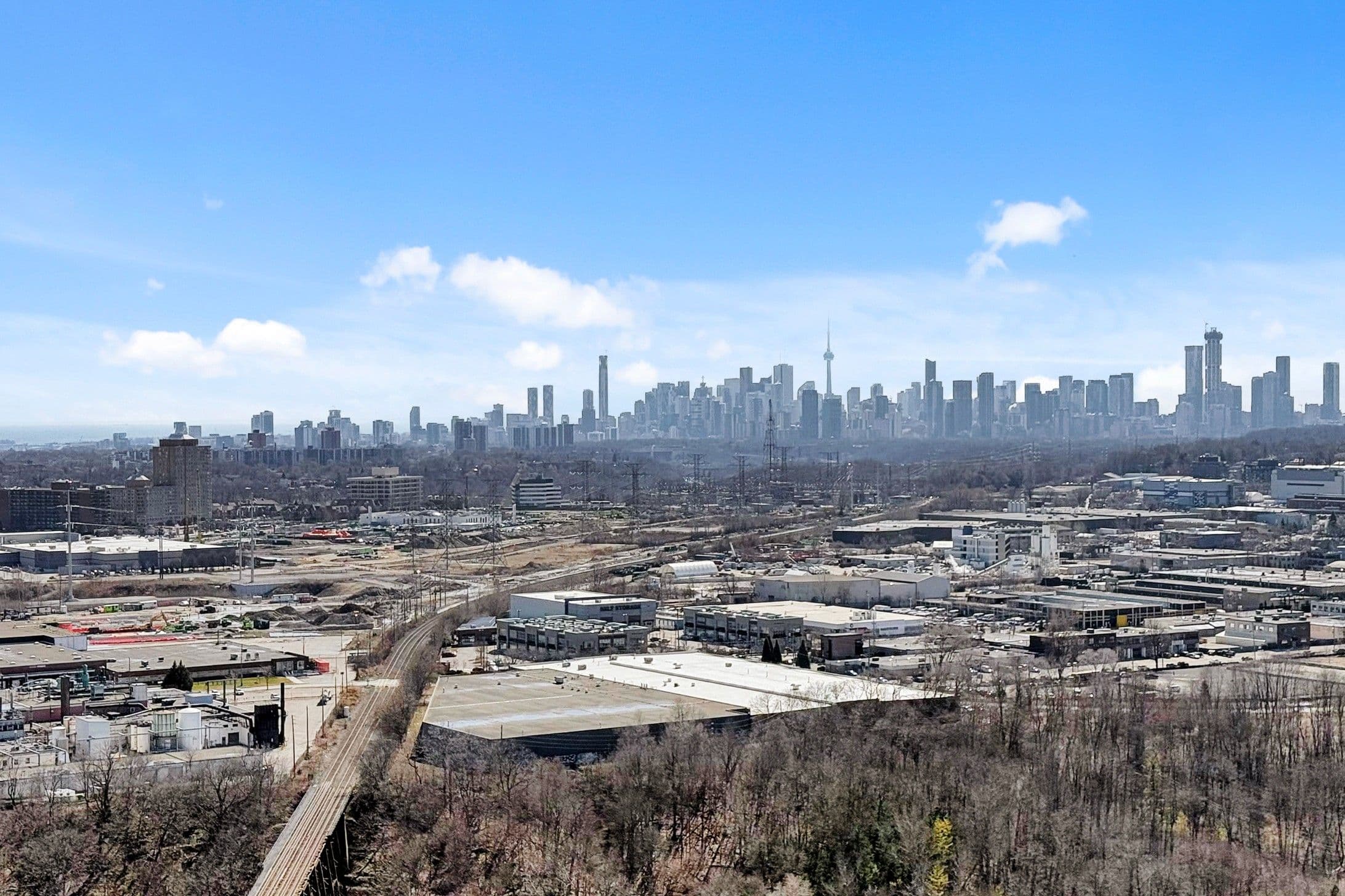 30 Inn On The Park Drive 2809, Toronto C13, ON M3C 0P7