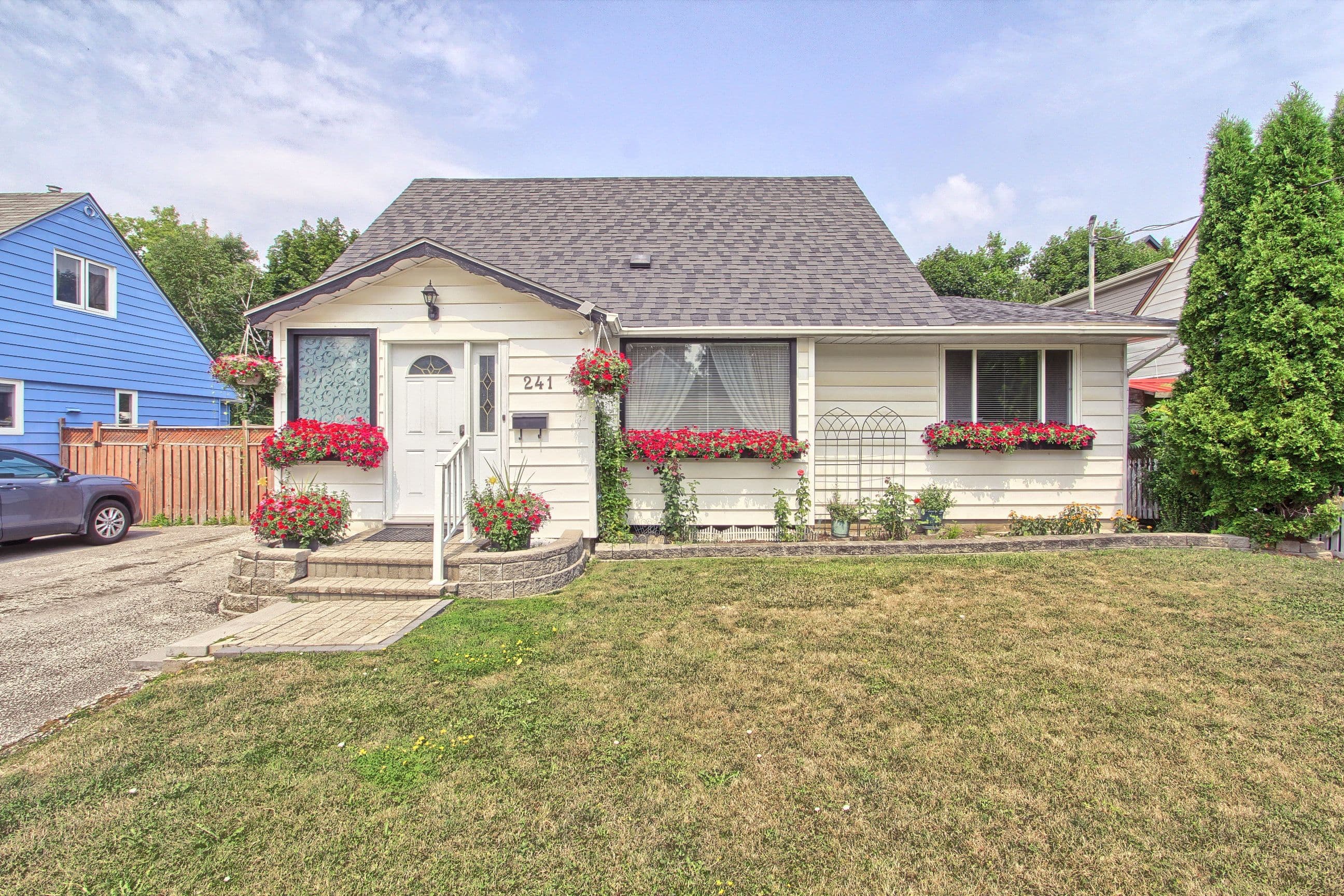 241 Andrew Street, Newmarket, ON L3Y 1H1