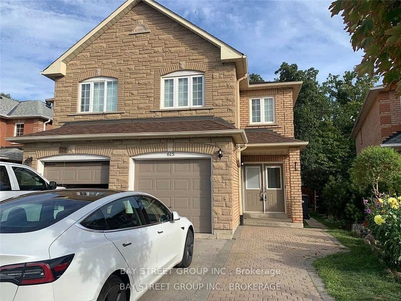 615 Summer Park Crescent, Mississauga, ON L5B 4E8