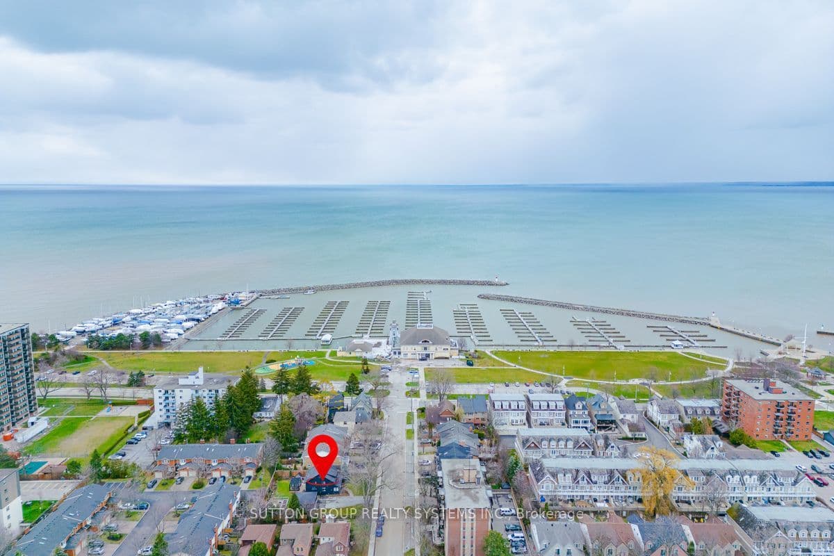 47 Nelson Street, Oakville, ON L6L 3H5