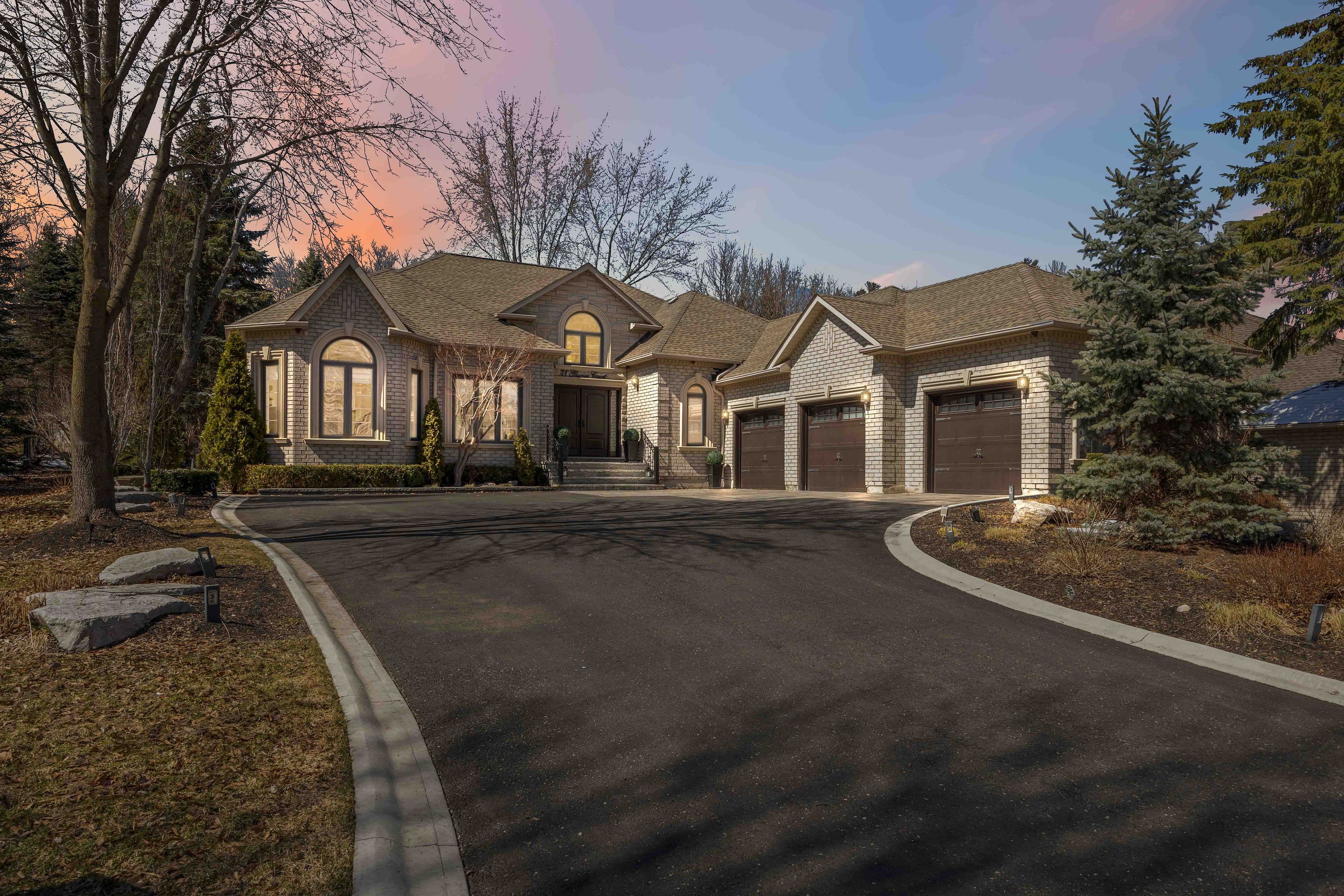 71 Glacier Court, Vaughan, ON L6A 2V3