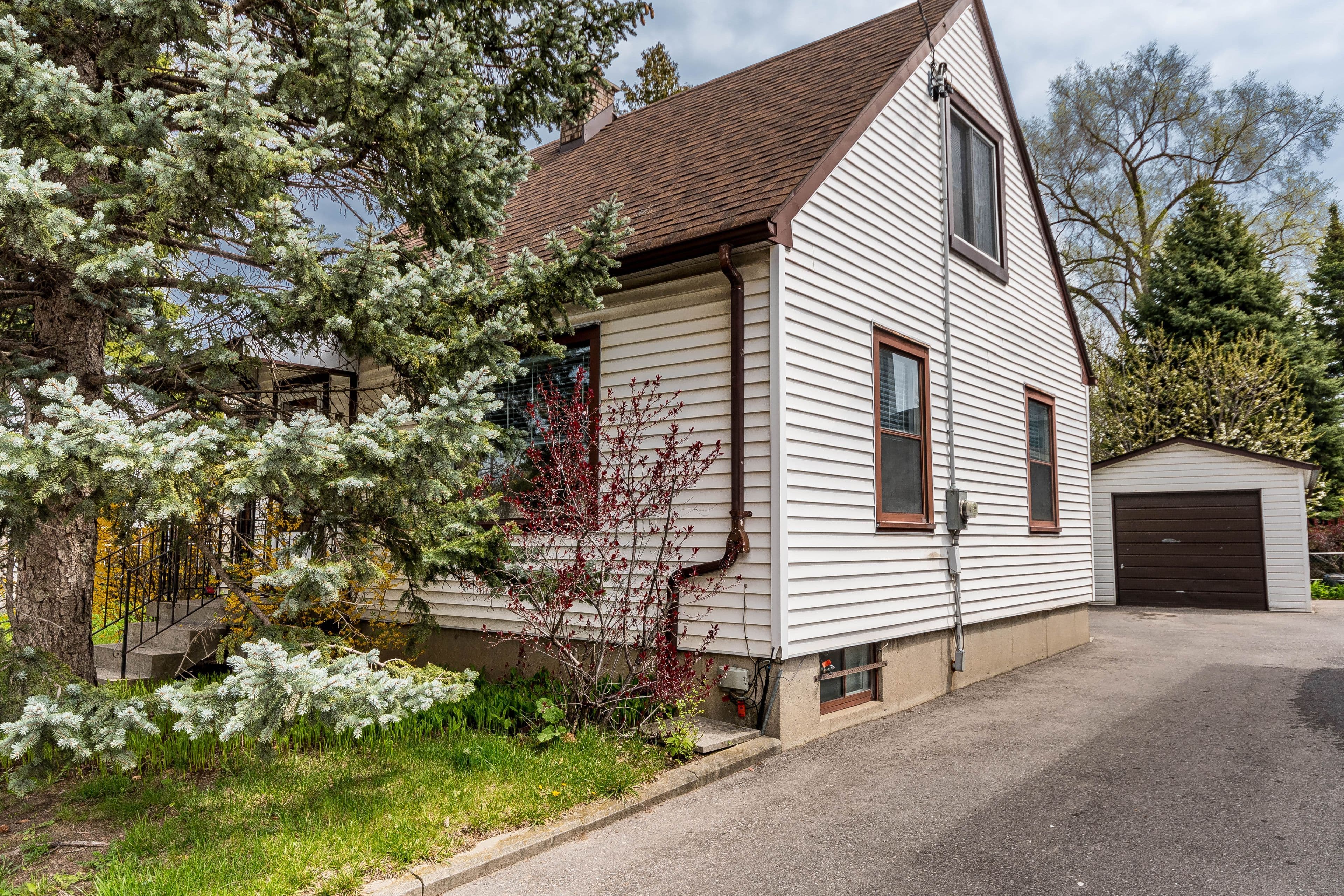 7 Tedder Street, Toronto W04, ON M6M 4W7