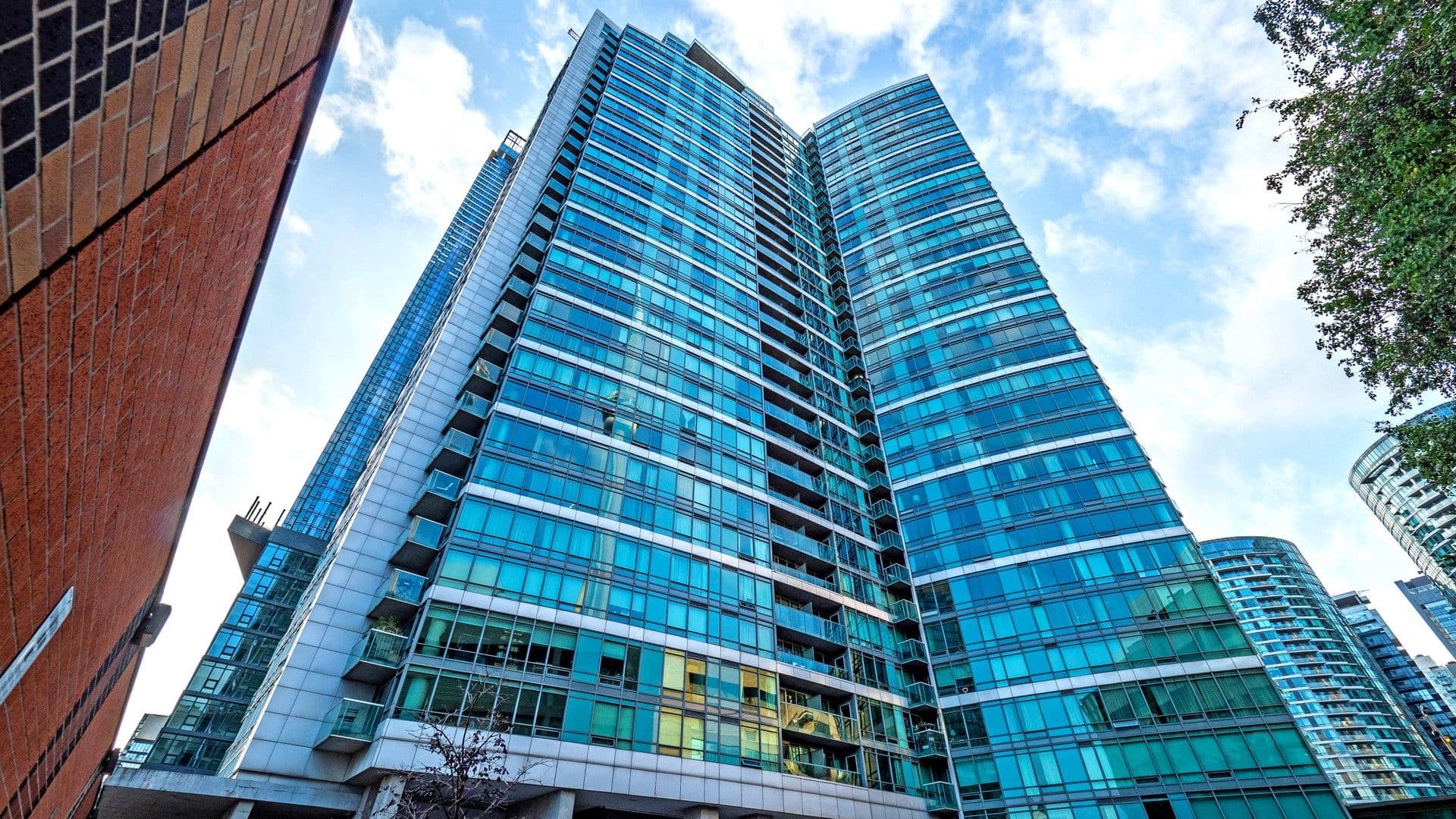 81 Navy Wharf Court 315, Toronto C01, ON M5V 3S2