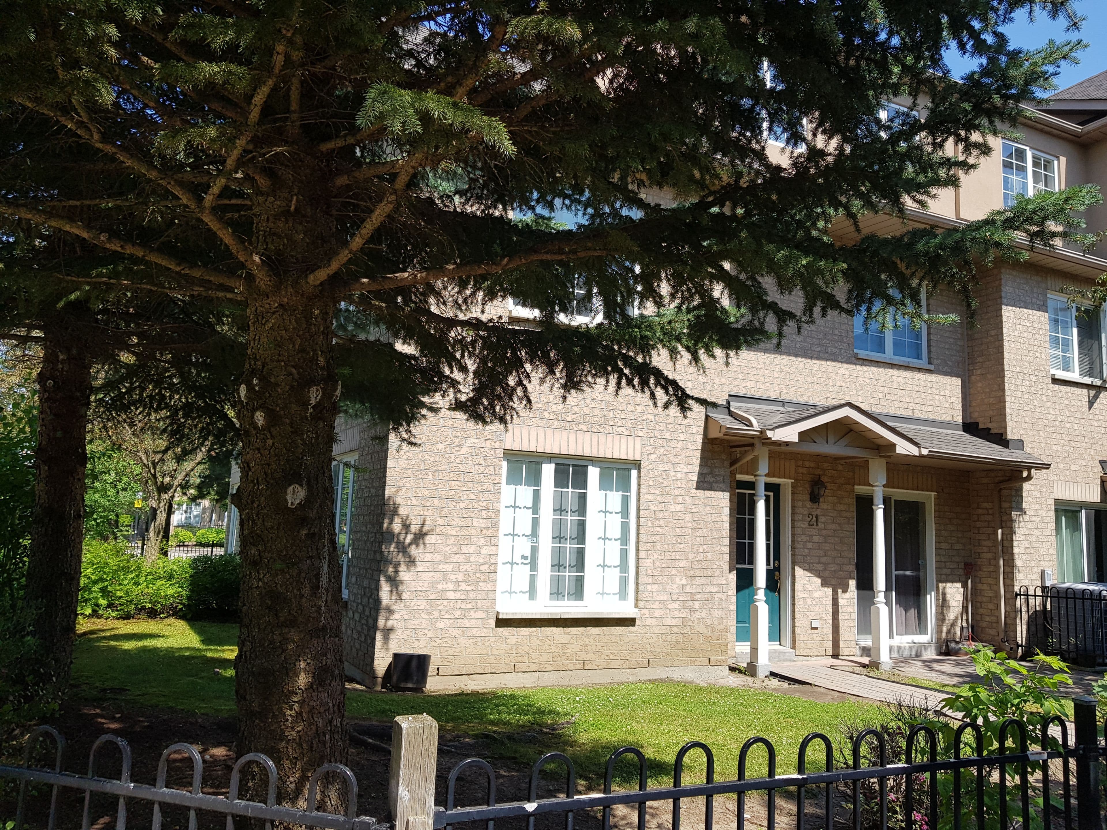 8 Cox Boulevard 21, Markham, ON L3R 4G1