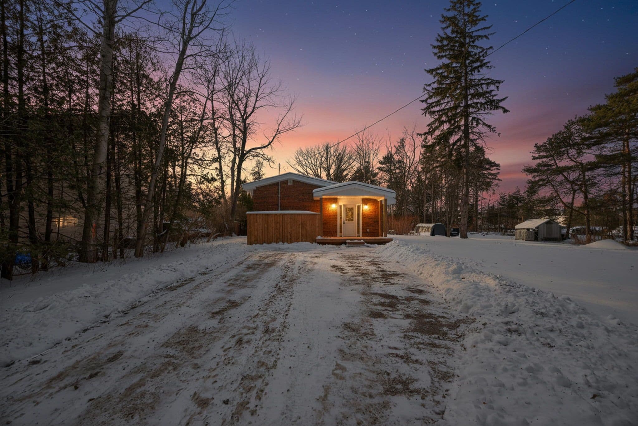 8717 Beachwood Road, Wasaga Beach, ON L9Z 2G5