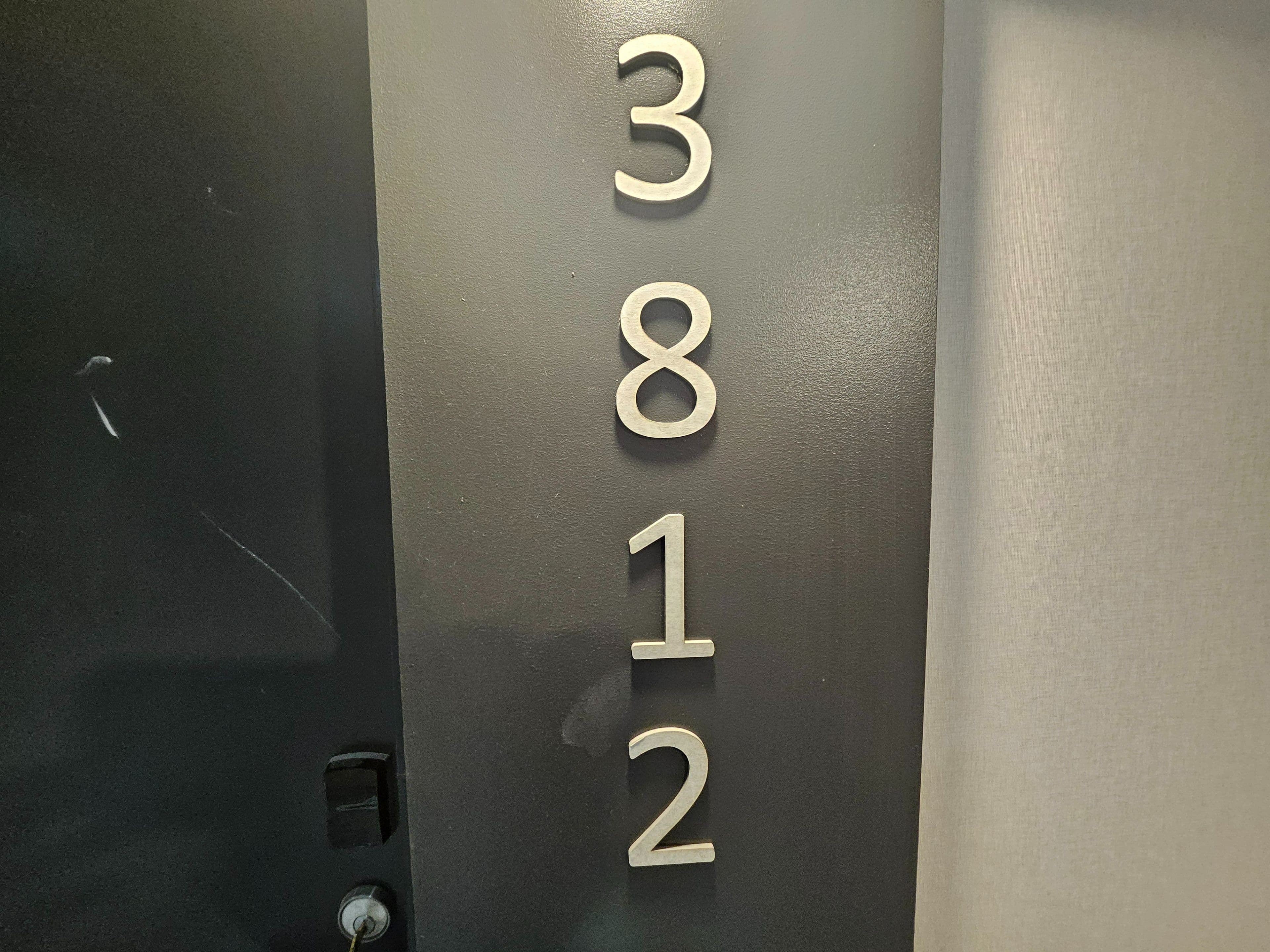 180 Front Street 3812, Toronto C08, ON M5A 0A9