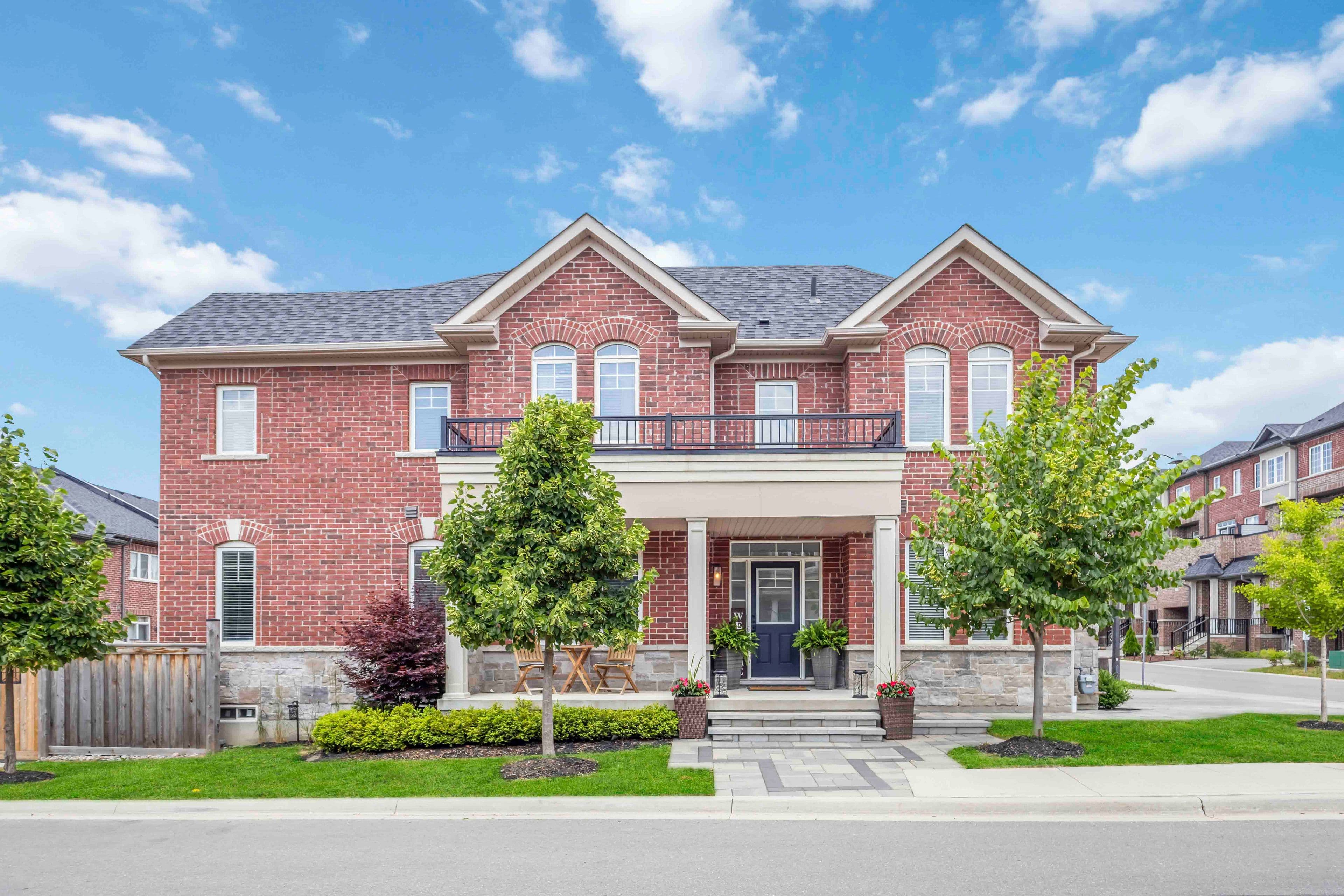 81 Dundonald Trail, Newmarket, ON L3Y 0E1