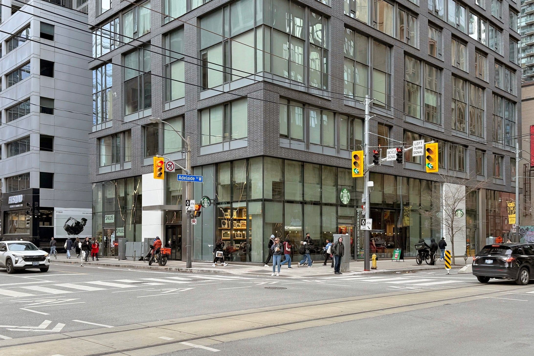 101 Peter Street W 709, Toronto C01, ON M5V 0G6