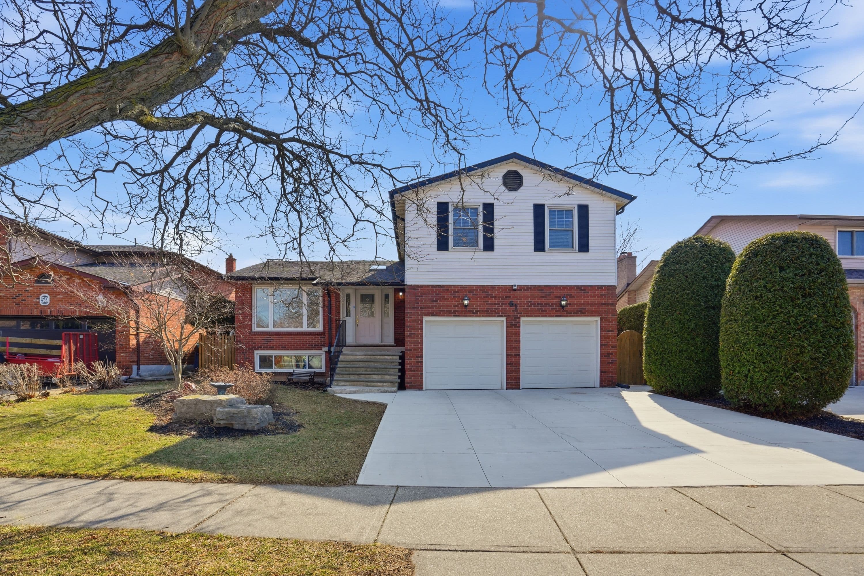 61 Seaton Place Drive, Hamilton, ON L8E 4A8