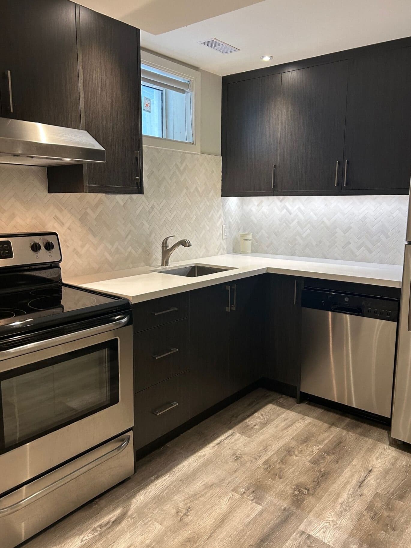 10 Hopkins Crescent Bsmt, Bradford West Gwillimbury, ON L3Z 1R6