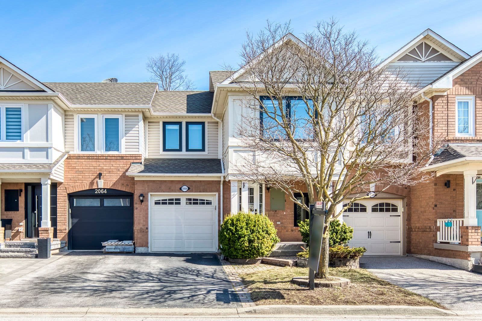 2066 Broadleaf Crescent, Burlington, ON L7L 6S4