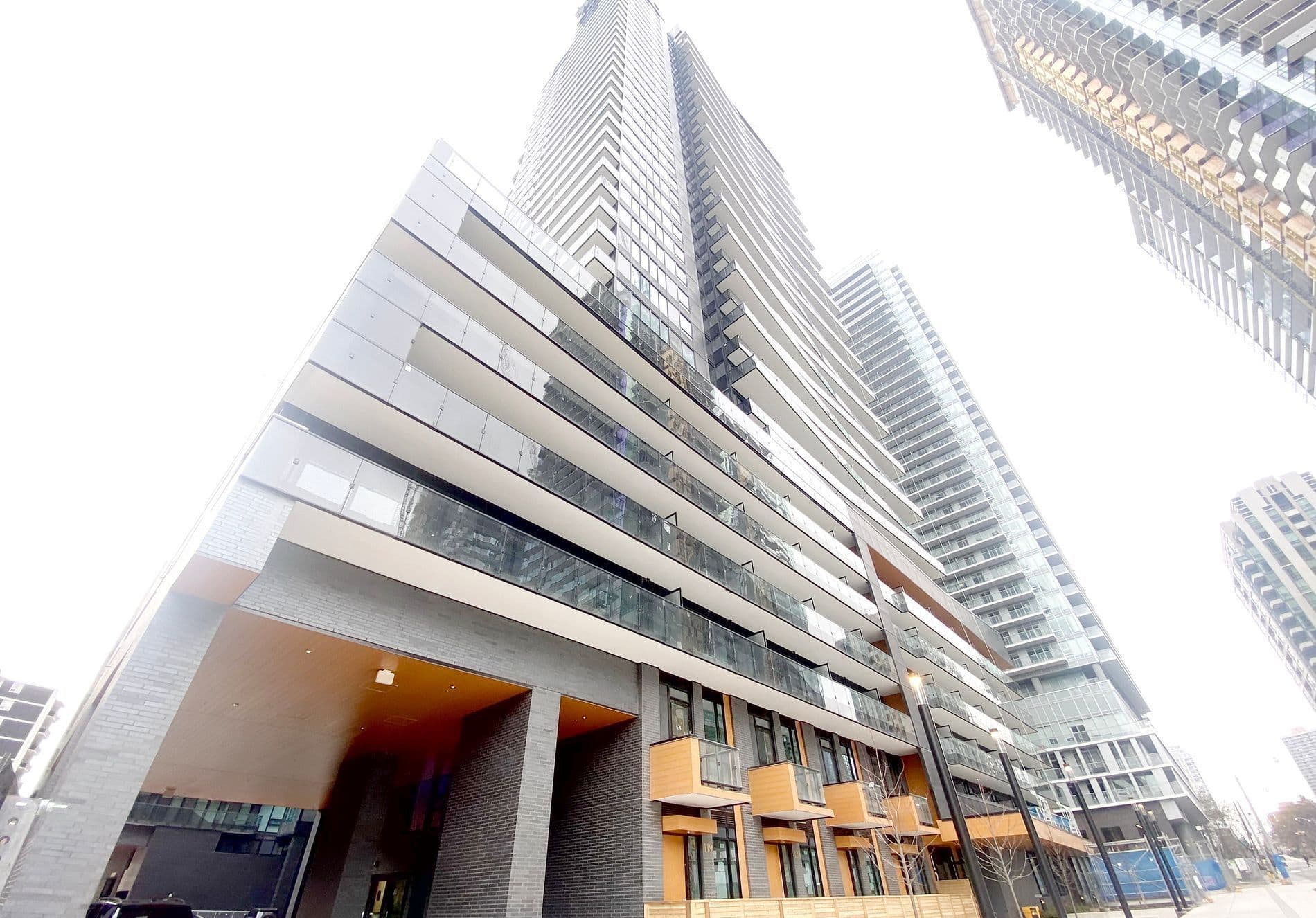 127 Broadway Avenue 704 Room#4, Toronto C10, ON M4P 1V4