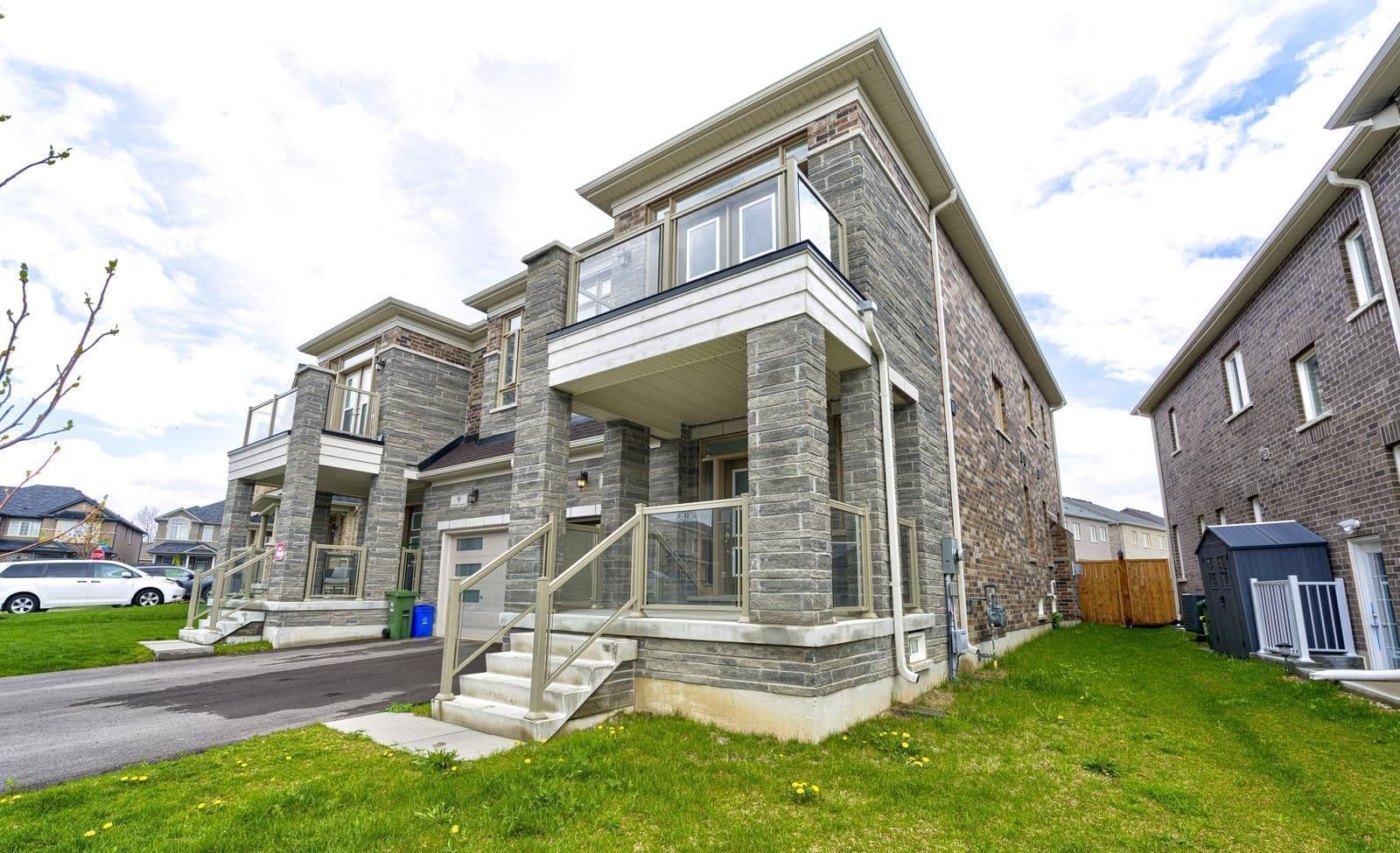 11 Trailbank Gardens, Hamilton, ON L8B 1Z3