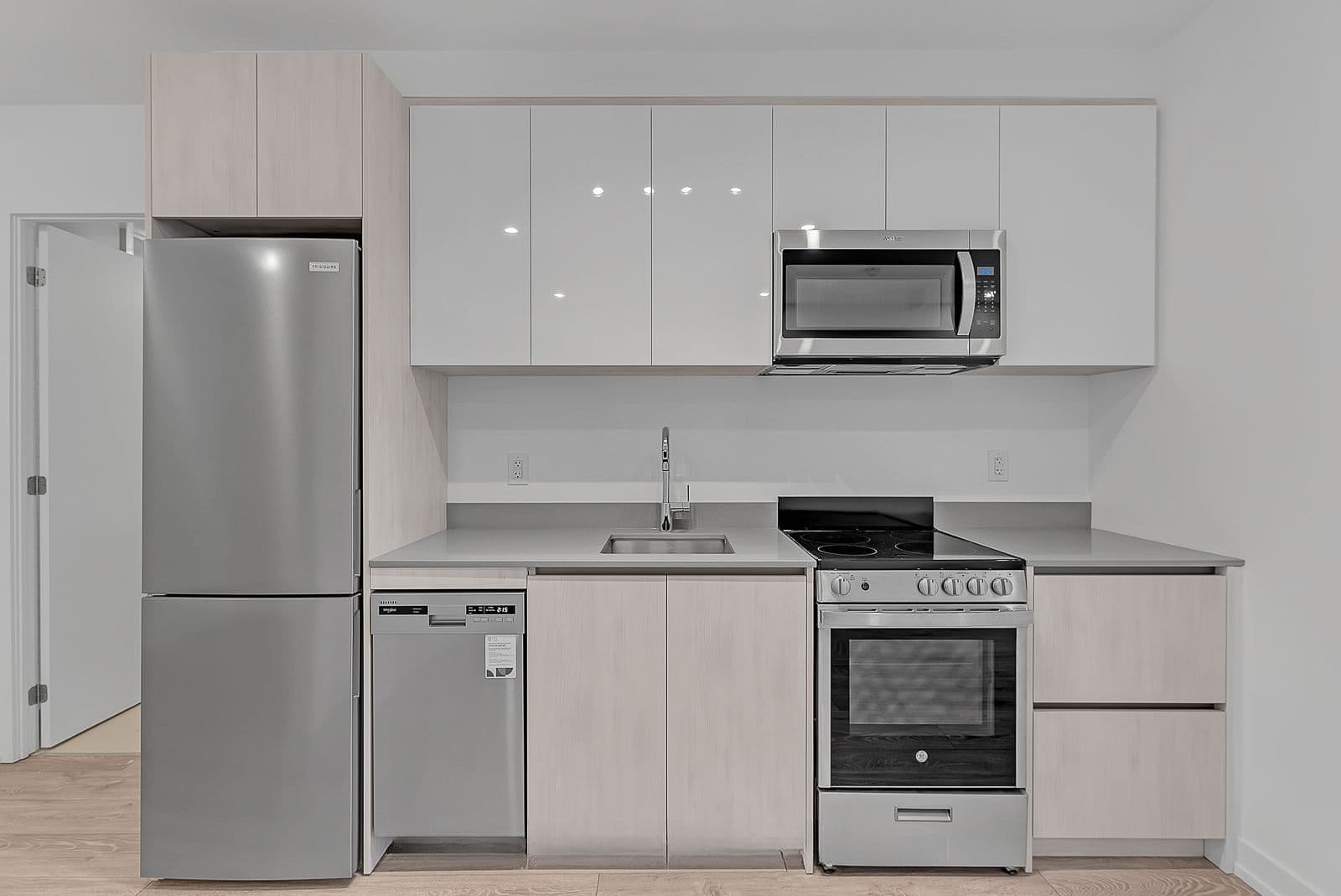 3100 Keele Street 332, Toronto W05, ON M3M 0E1