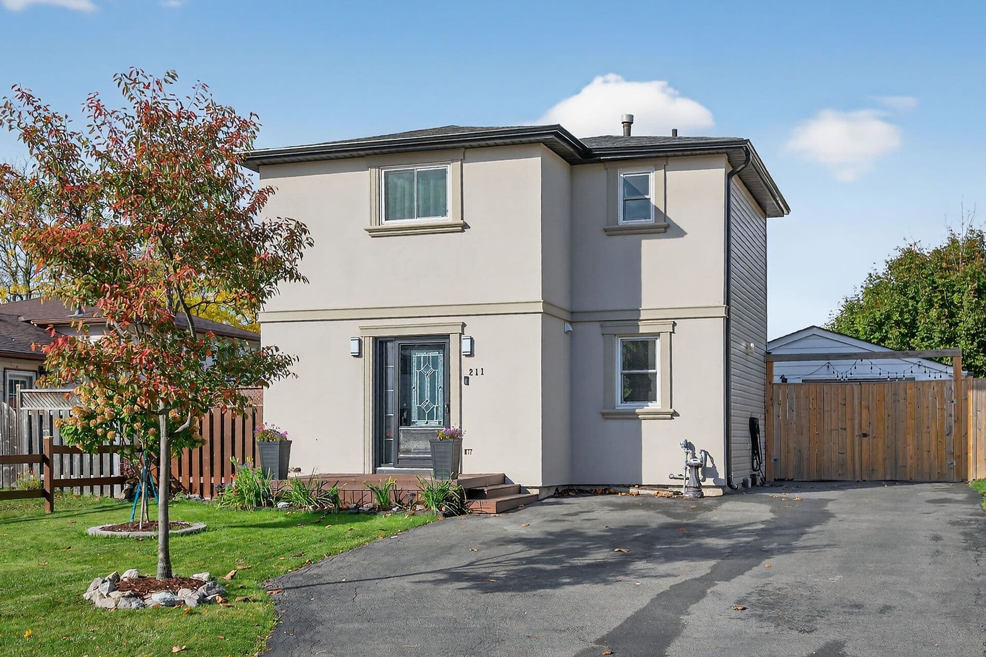 211 Birchcliffe Crescent, Hamilton, ON L8T 4L1