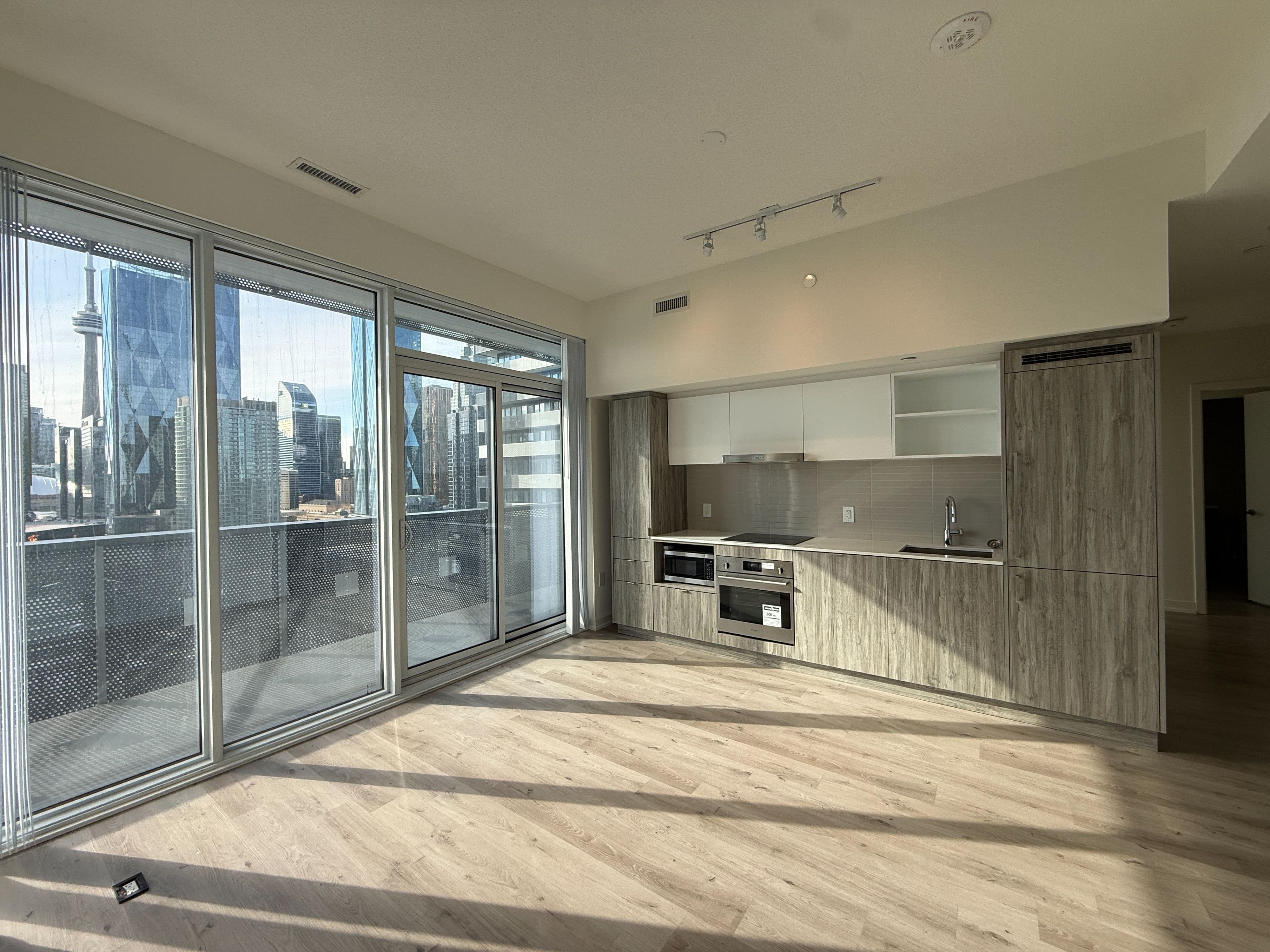 138 Downes Street 2211, Toronto C08, ON M5E 0E4