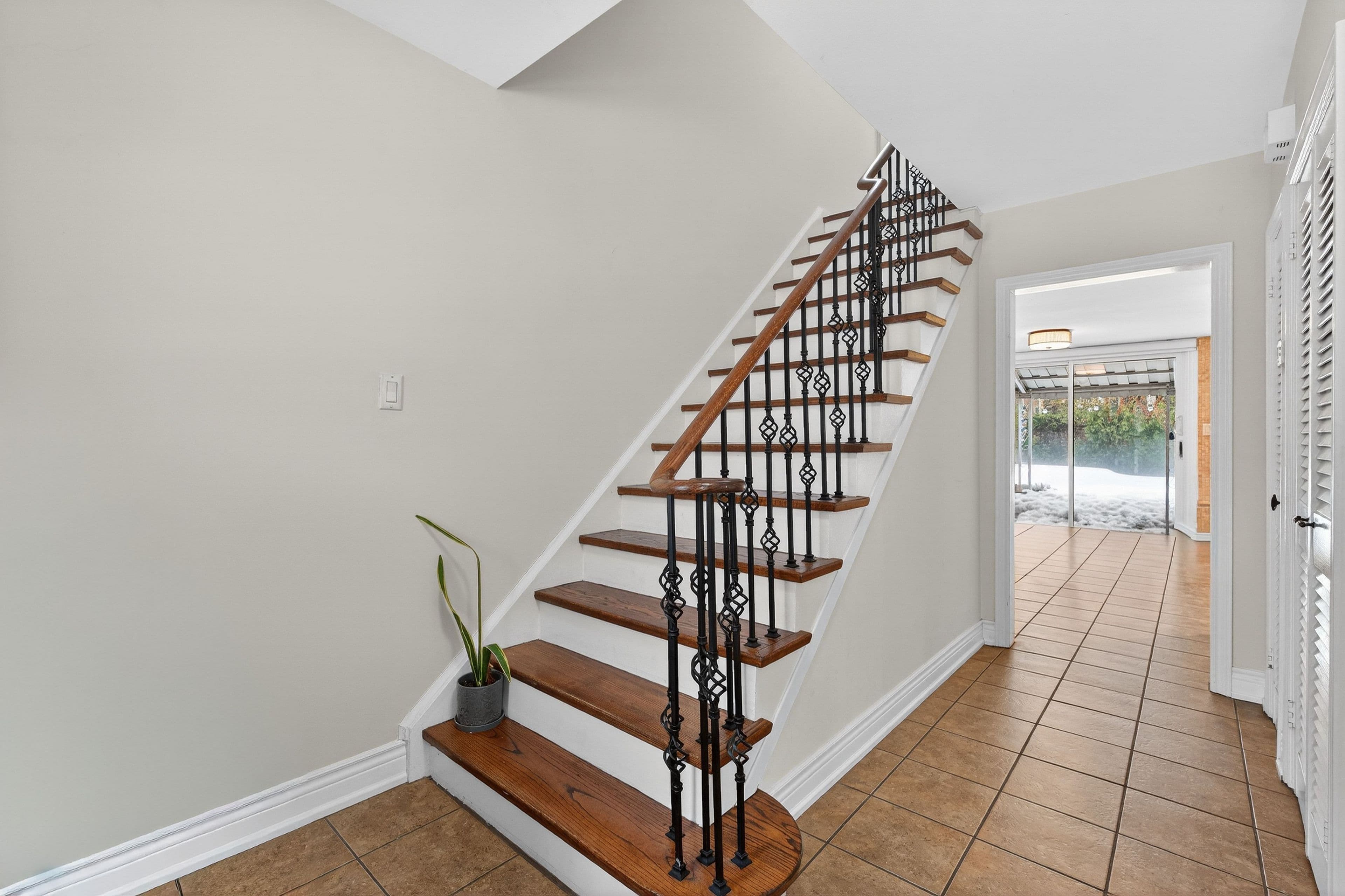 215 Grandview Avenue, Markham, ON L3T 1J3