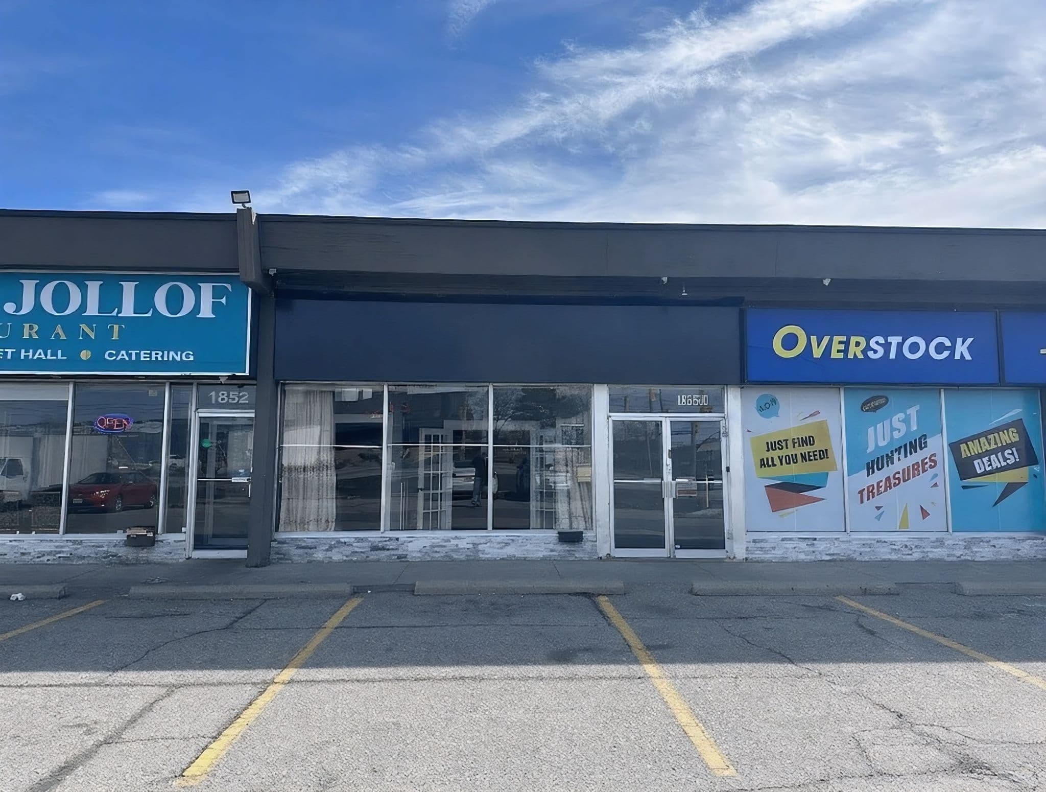 1850 Dundas Street, Mississauga, ON L4X 1L9